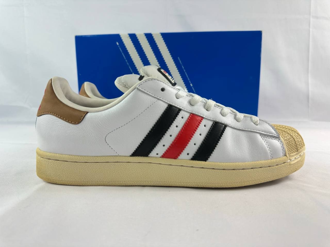 Adidas adidas Superstar 2 NBA 2010 Sneakers Size US 11 / EU 44 - 2 Thumbnail