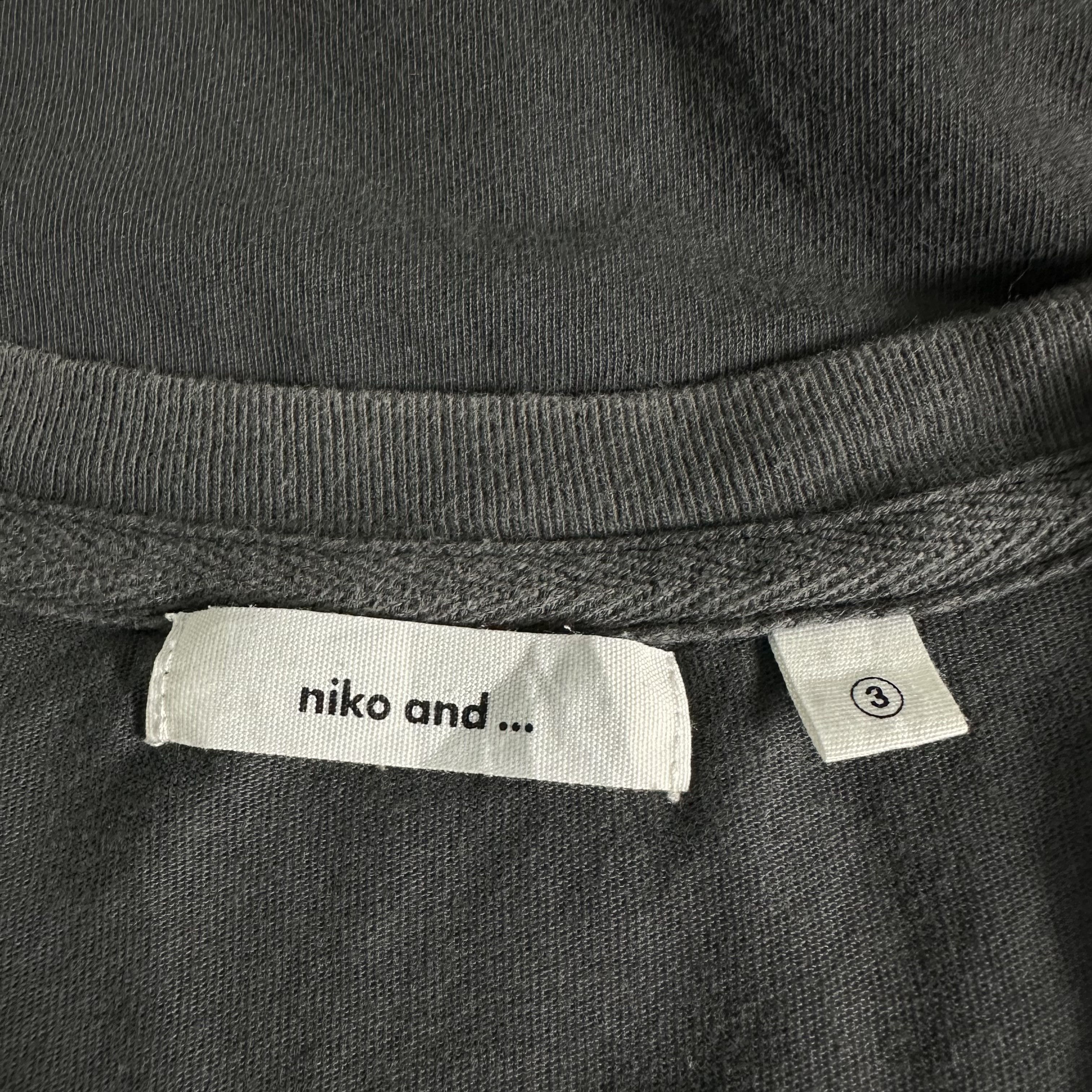 Japanese Brand 🔥RARE🔥Niko and ... Japanese Brand Music Concert T-shirt Size US L / EU 52-54 / 3 - 6 Thumbnail