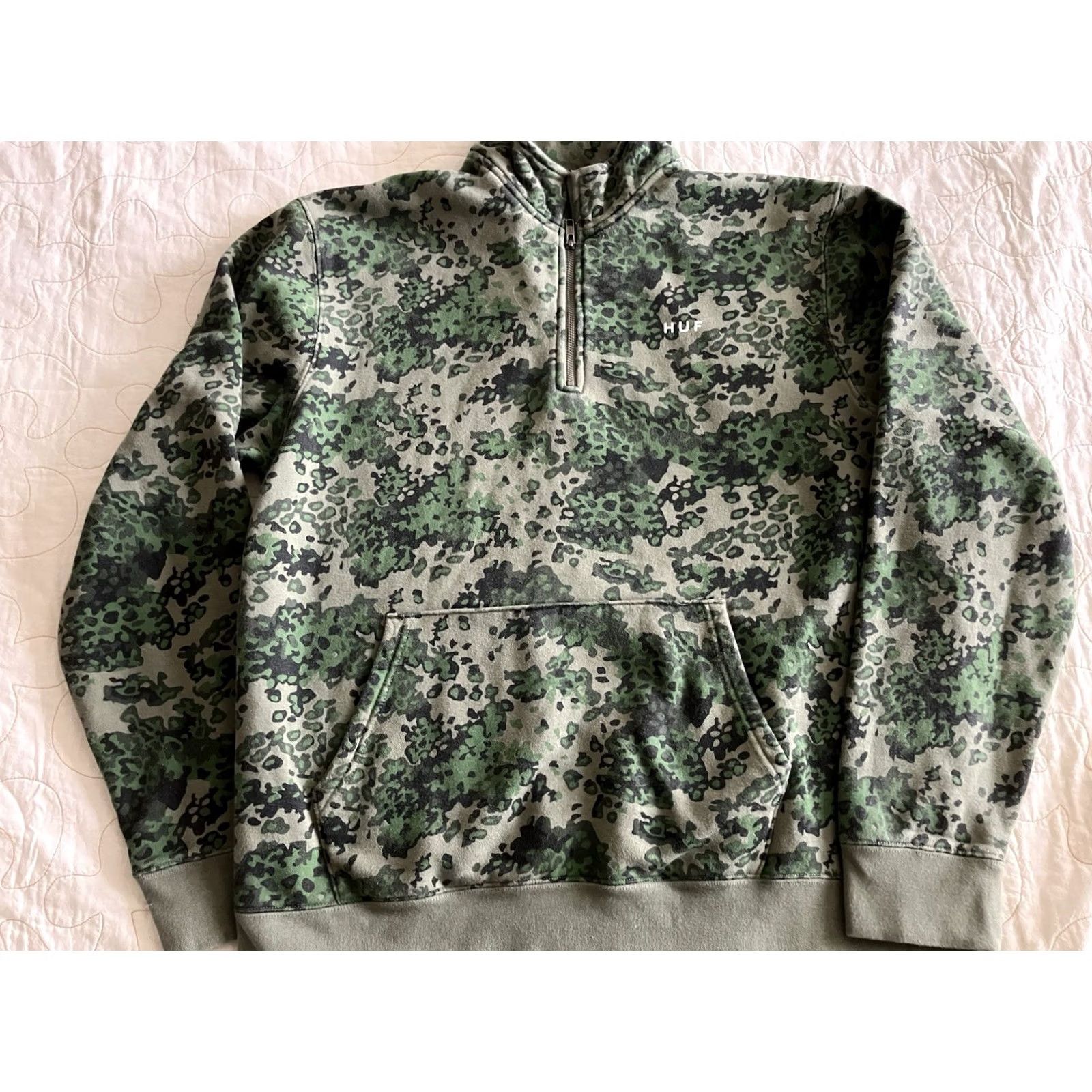 Huf HUF Contra Men's 1/4 Zip Camouflage Sweatshirt Large Pocket Sweater Large Multicolor Camouflage 1/4 Zip Pullover Men Size US L / EU 52-54 / 3 - 4 Thumbnail