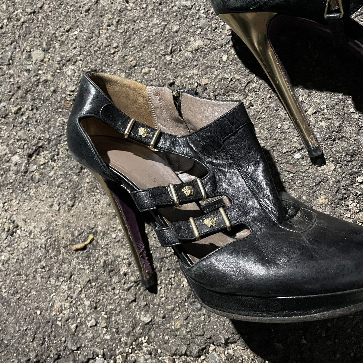 Versace Versace Leather Vintage Medusa Luxury Y2K Heels Ankle Boots Size US 9 / IT 39 - 2 Thumbnail