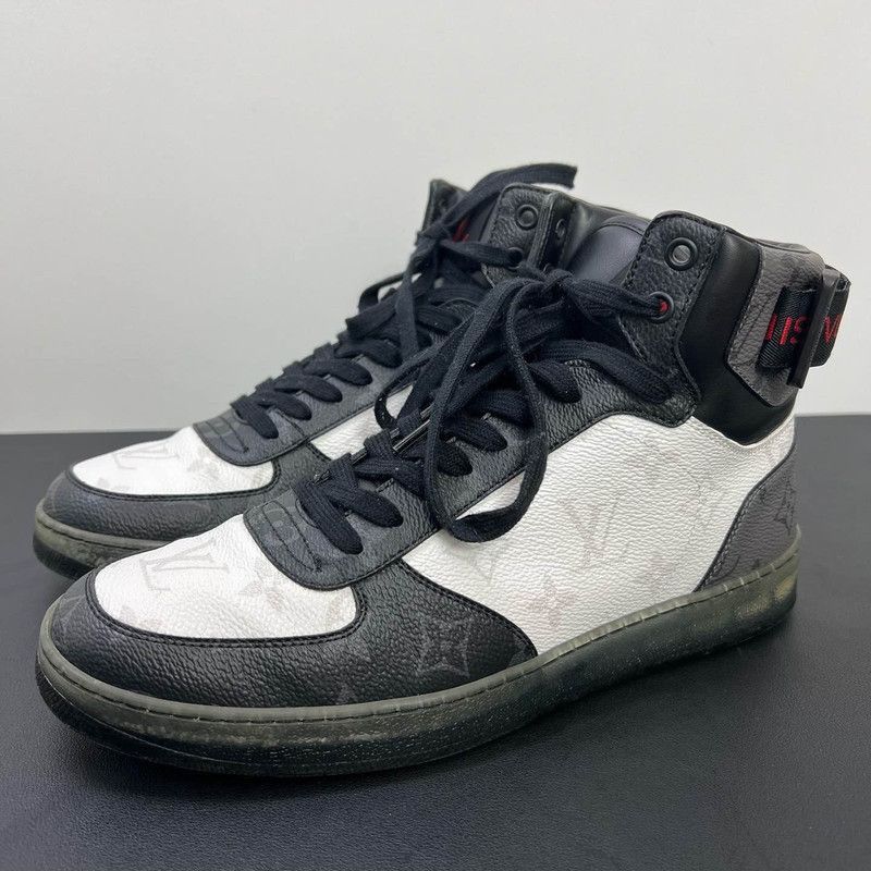 Louis Vuitton Louis Vuitton Rivoli Casual Sneakers in White and Blue -250 Size US 8.5 / EU 41-42 - 1 Thumbnail