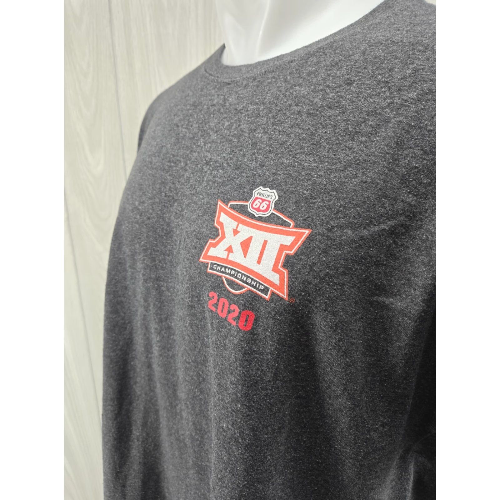 Champion VINTAGE 2020 Big 12 Men’s Championship T Shirt Gray 2XL Champion Men Short Sleeve Cotton Shirt Mens” Size US XXL / EU 58 / 5 - 6 Thumbnail