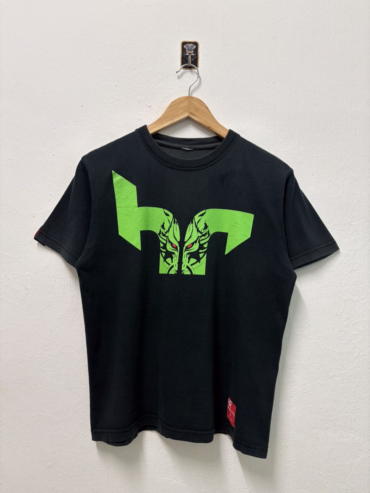 Japanese Brand × Vintage 2000's Hardstyle Republic Shuffle UK Version T-Shirt Size US S / EU 44-46 / 1 - 1 Thumbnail