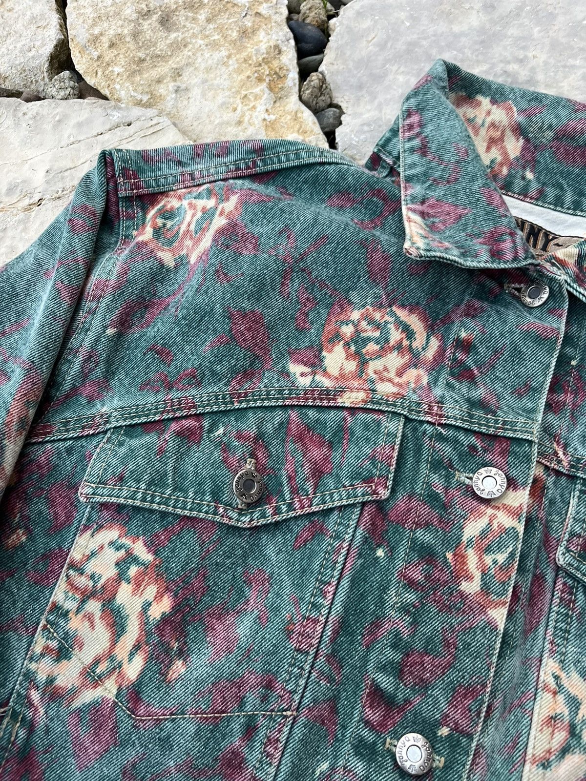 Vintage Vintage Jonny-q y2k all over print cropped denim jacket Size US M / EU 48-50 / 2 - 9 Thumbnail