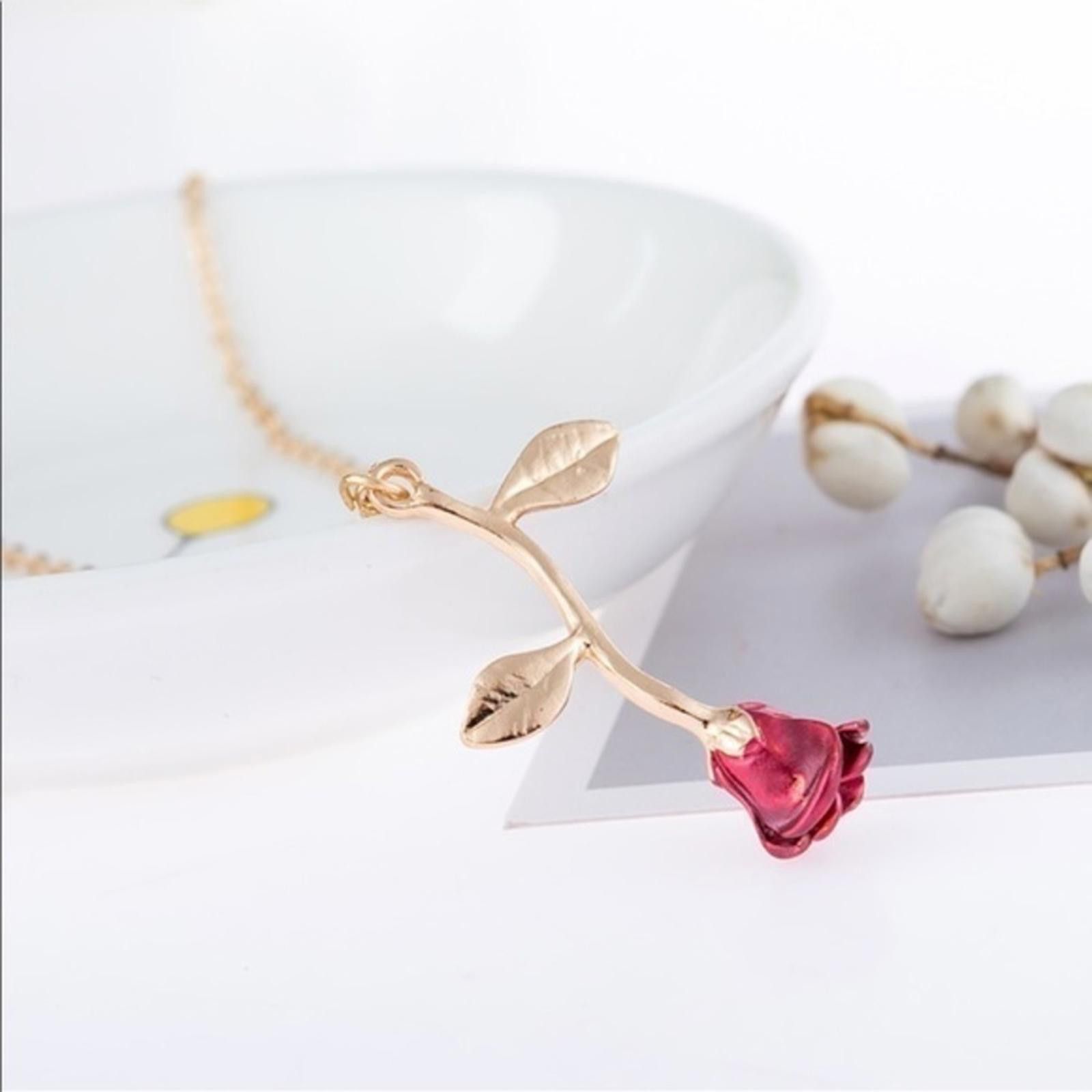 Designer Rose Pendant Necklace 18K Plated Gold NWT Size ONE SIZE - 4 Thumbnail