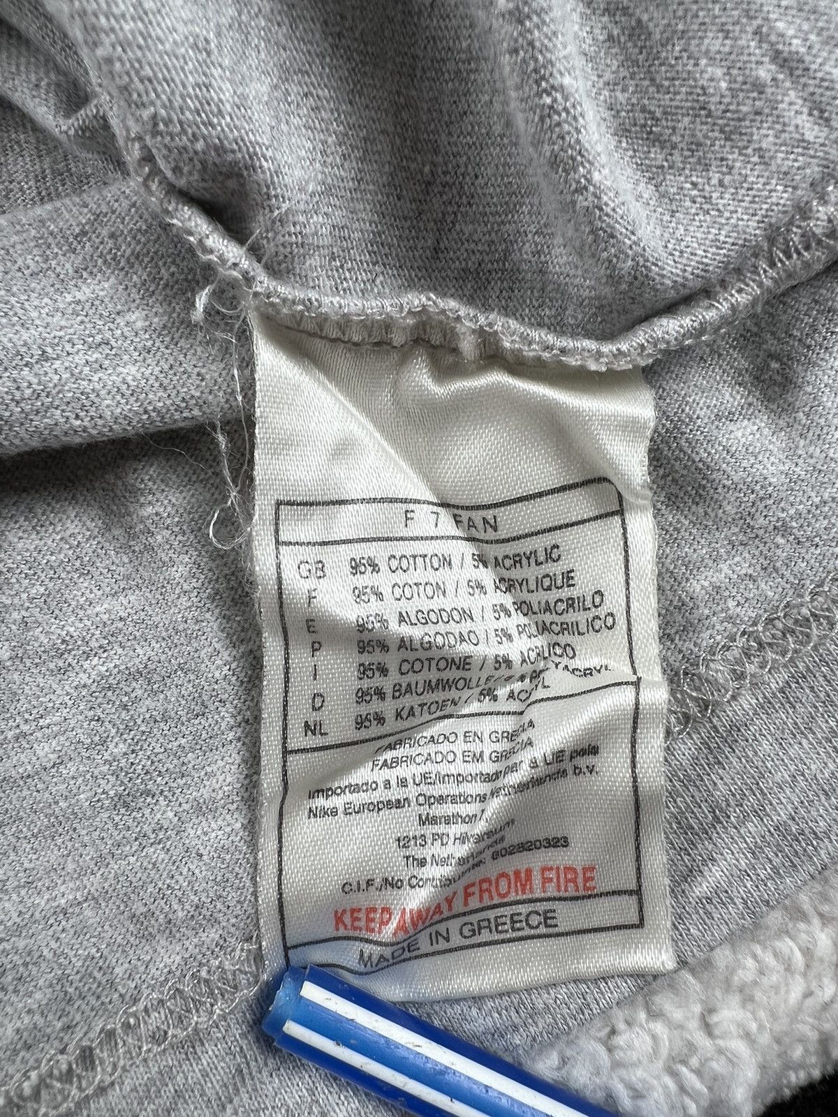 Vintage Vintage Nike Swiss All Star Basketball Camp 1998 Y2K Tee Size US L / EU 52-54 / 3 - 12 Thumbnail