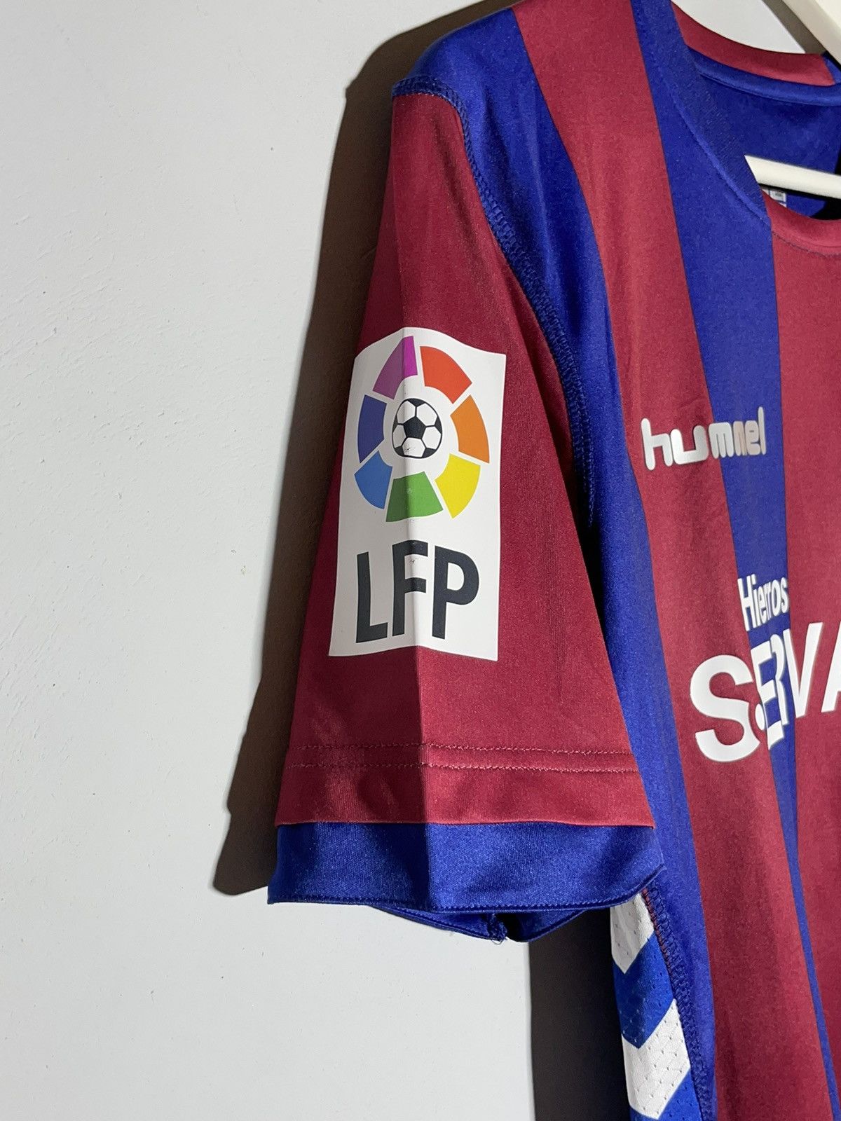 Hummel Eibar Hummel 2014/15 Home Y2k Football Shirt Soccer Jersey Size US S / EU 44-46 / 1 - 4 Thumbnail