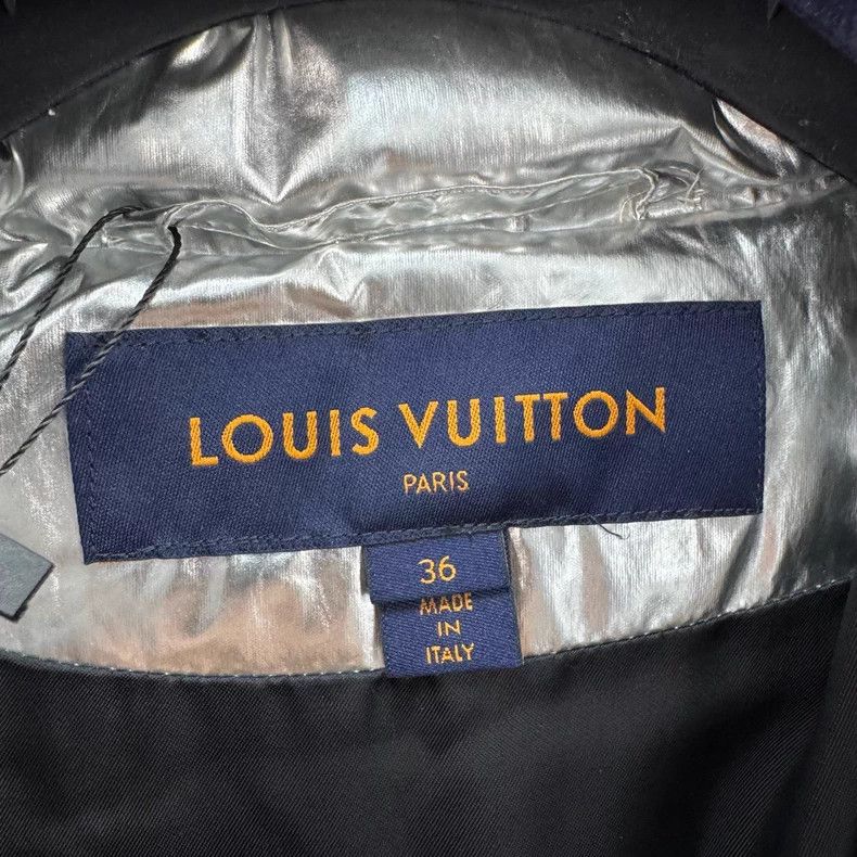 Louis Vuitton Louis Vuitton Silver Gloss Down Jacket Size XS / US 0-2 / IT 36-38 - 8 Thumbnail