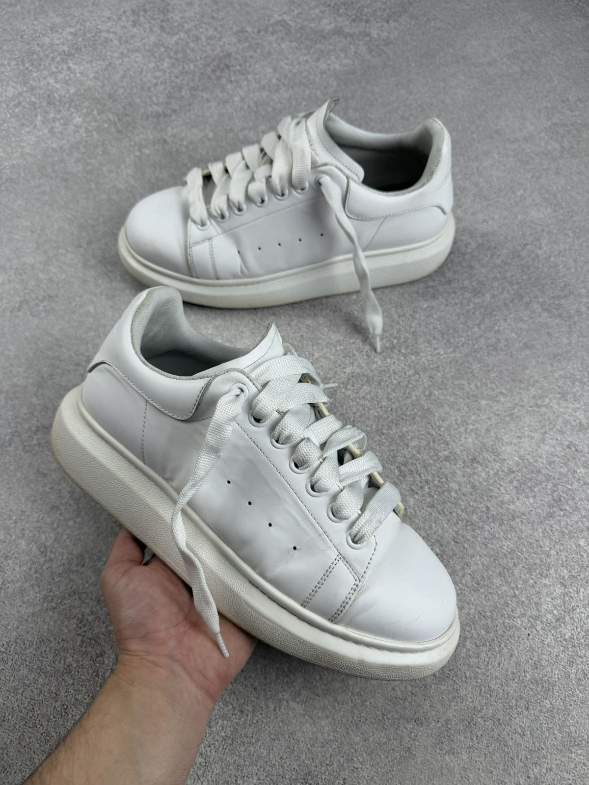 Alexander McQueen Alexander McQueen White Leather Sneakers Size 42 Size US 9 / EU 42 - 1 Thumbnail