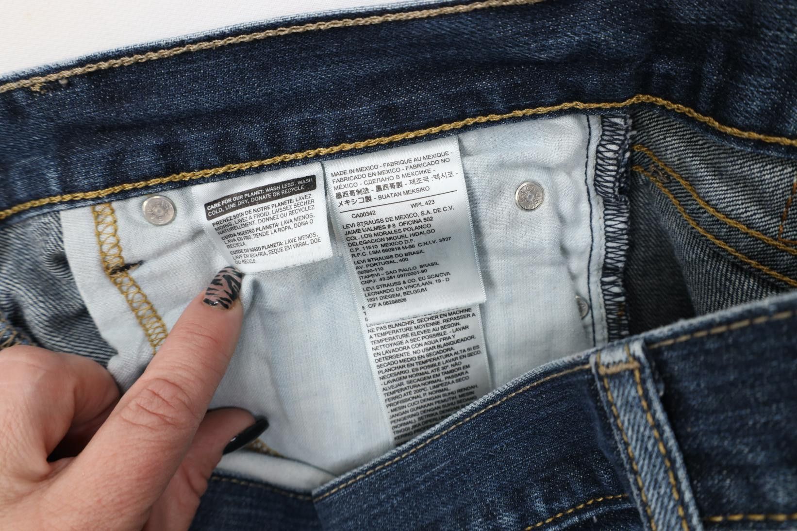 Levi's Vintage Y2K Levis 559 Relaxed Straight Wide Leg Jeans Cotton Size US 33 - 9 Thumbnail