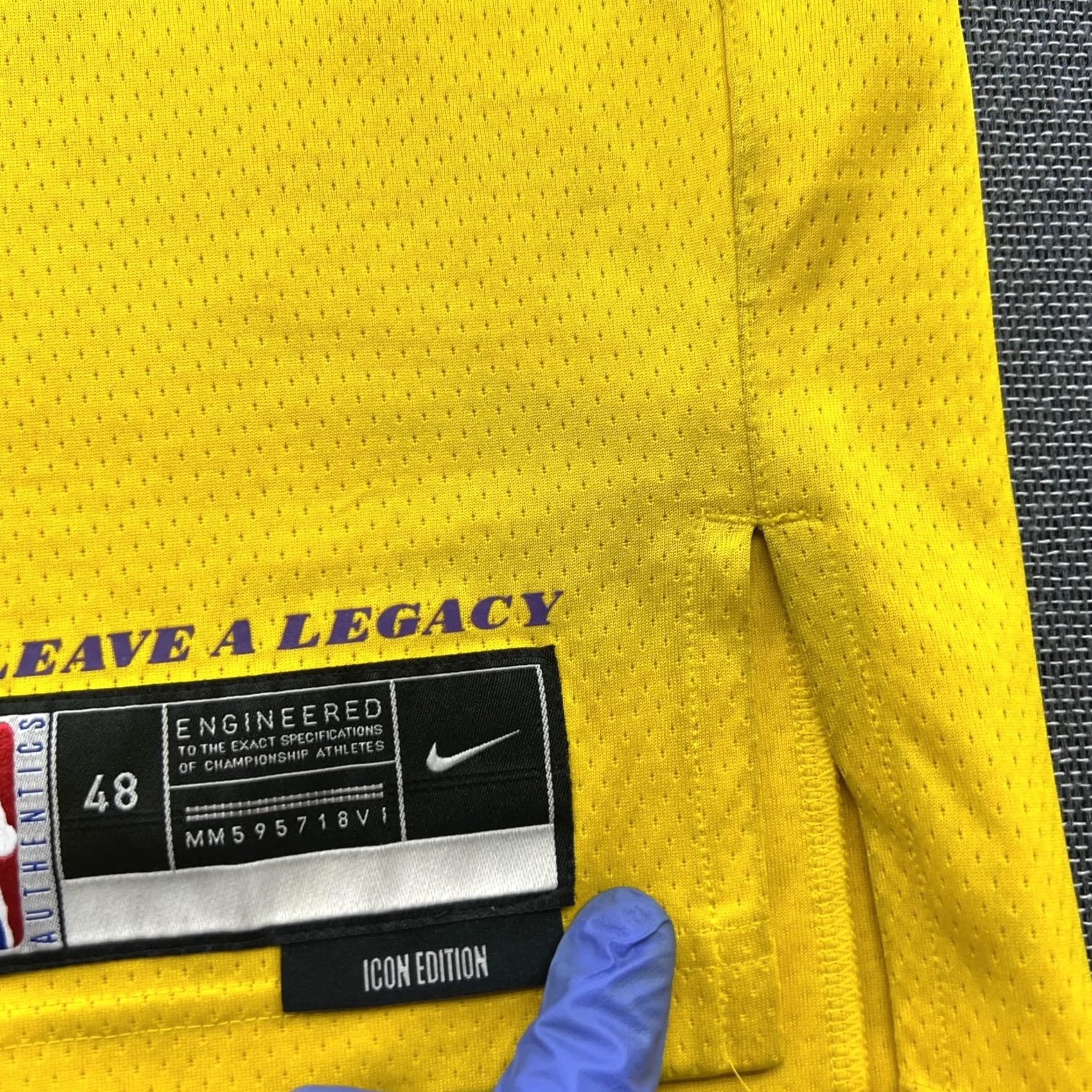 Nike Nike LA Lakers Lebron James 2023 Basketball Jersey Mens Large Icon Edition Swingman Yellow Size US L / EU 52-54 / 3 - 3 Thumbnail