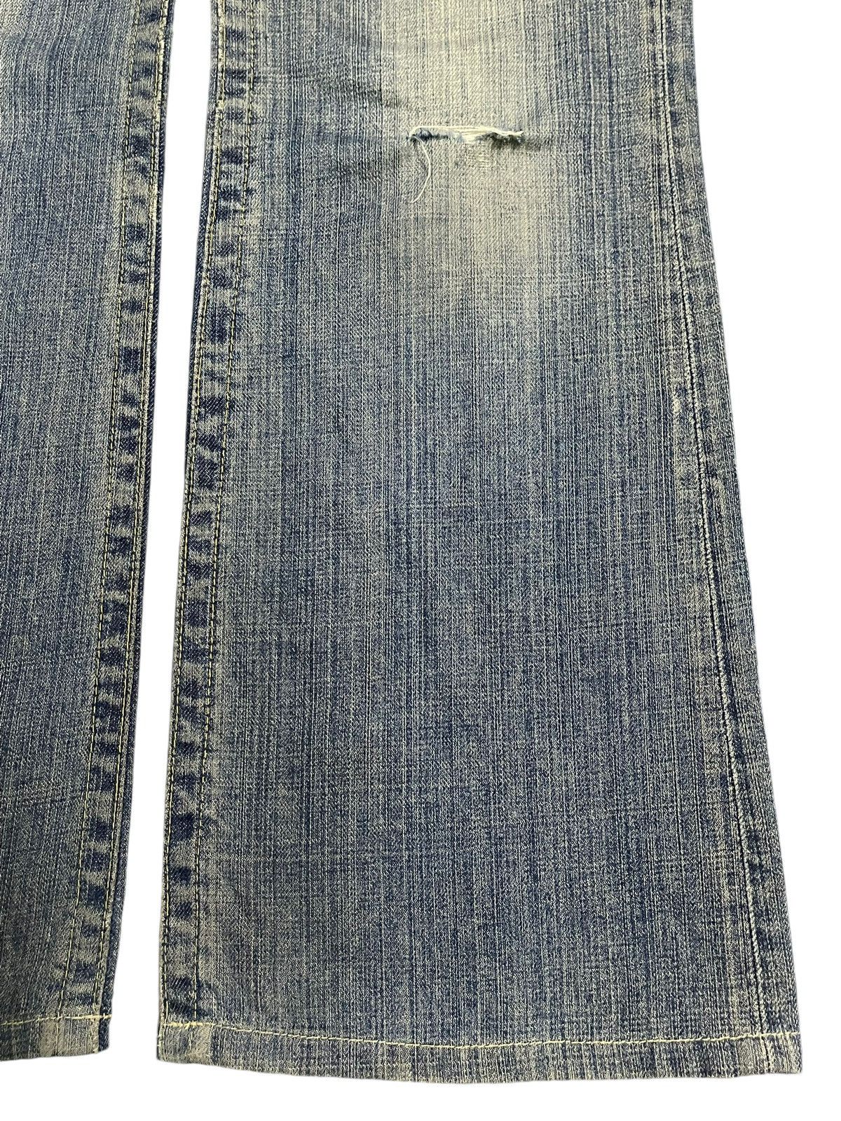 Uniqlo Vintage Japanese Uniqlo Blue Faded Wash Wide Leg Jeans Size US 31 - 8 Thumbnail