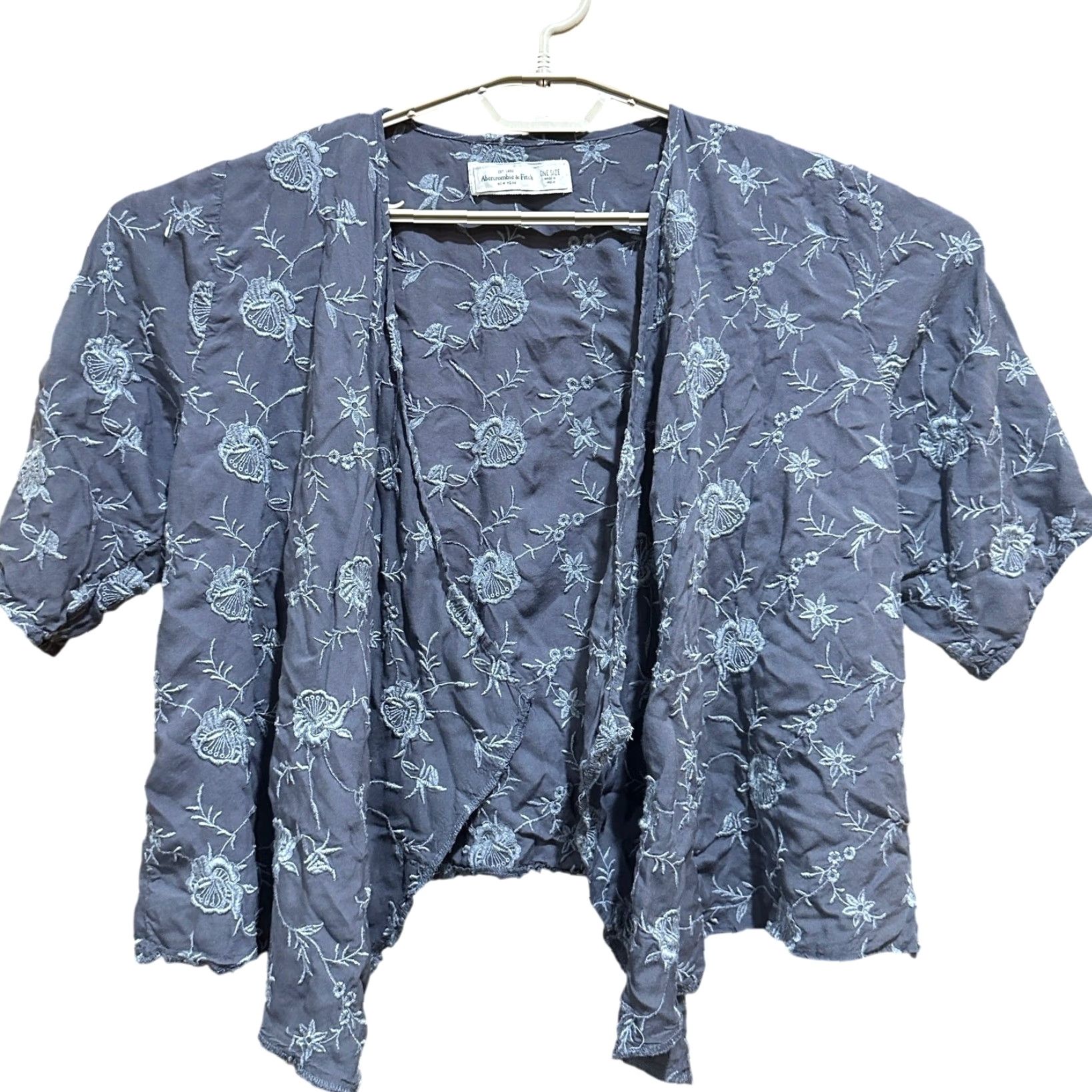 Abercrombie & Fitch Abercrombie & Fitch Kimono Jacket ONE SIZE Gray Open Front Embroider Fairy Bohemian Floral Short Sleeve Women Casual City Vintage? Size ONE SIZE - 2 Thumbnail