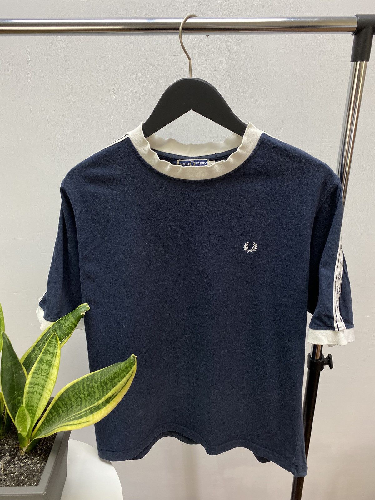 Fred Perry × Vintage Vintage Fred Perry T-Shirt Mini Logo Lamps Streetwear Y2K Size US L / EU 52-54 / 3 - 4 Thumbnail