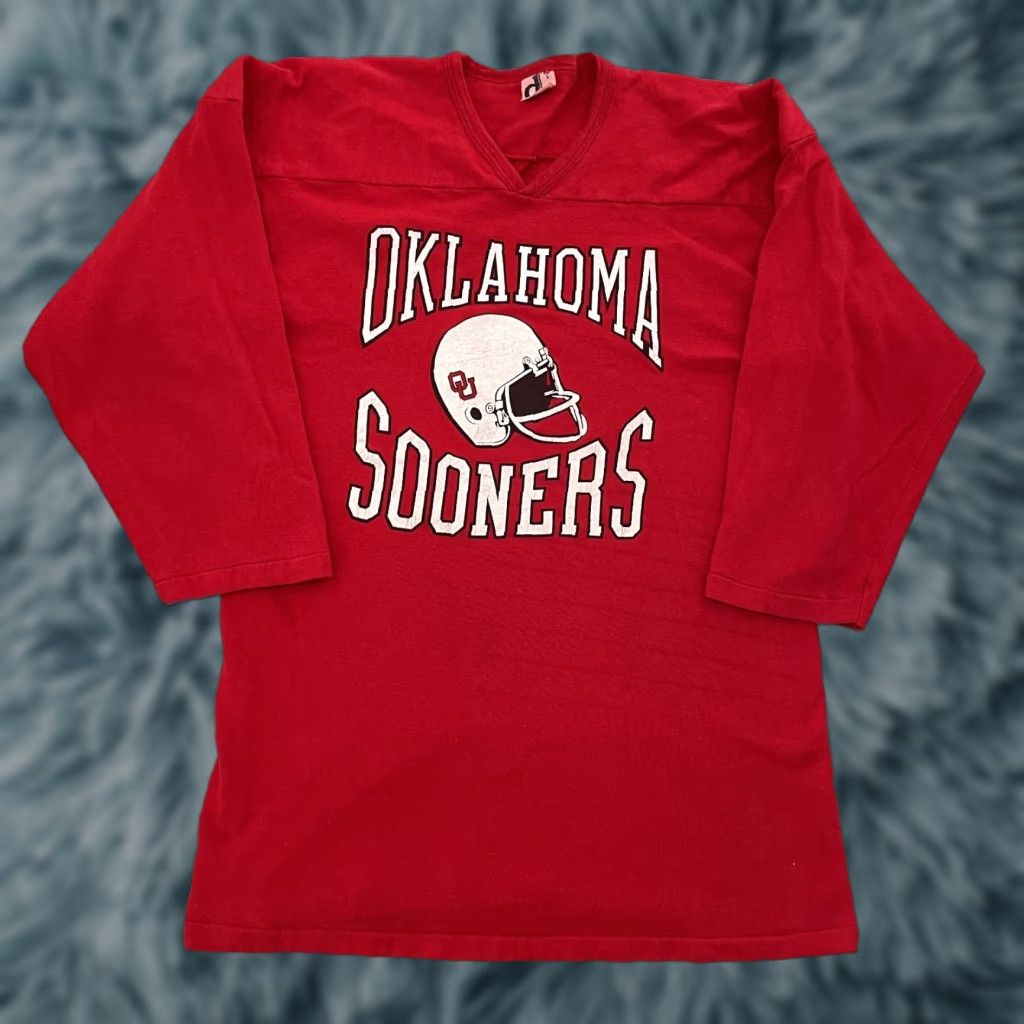 Vintage VINTAGE Downerwear Oklahoma Sooners T-Shirt Adult Large Red 3/4 Sleeve V-Neck 90s Football Mens Size US L / EU 52-54 / 3 - 1 Thumbnail