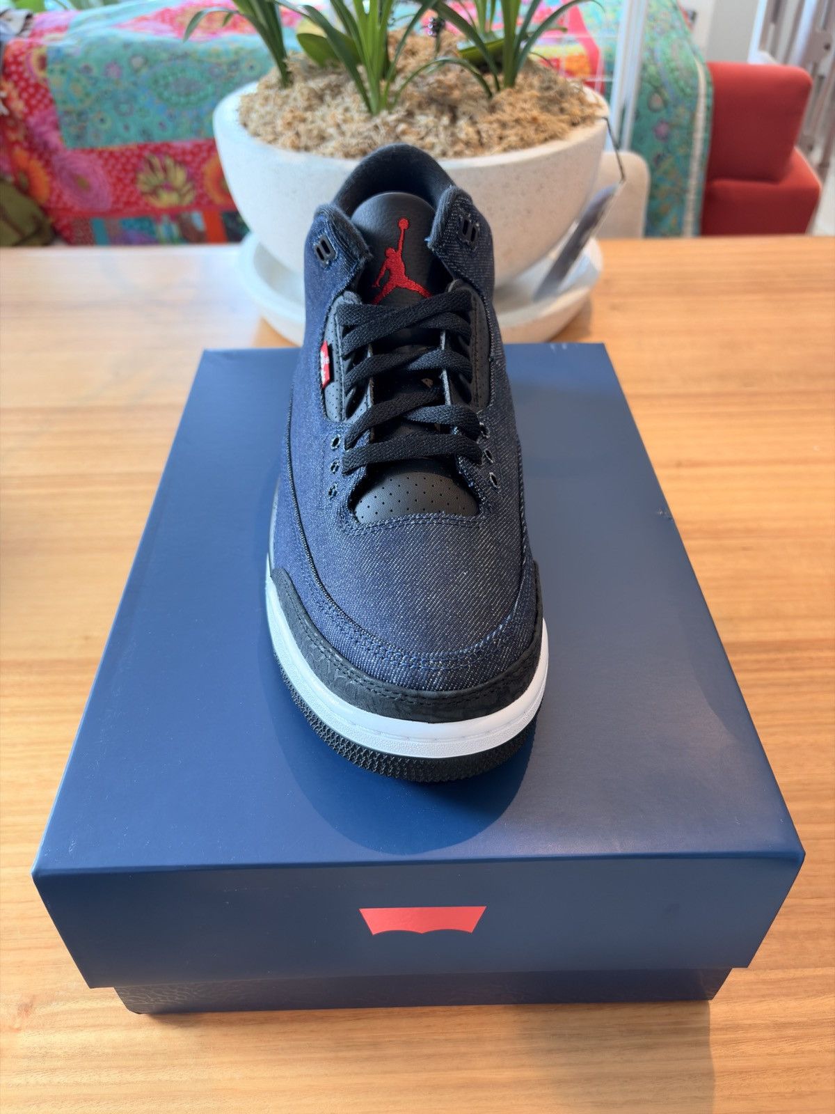 Jordan Brand × Levi's Air Jordan 3 x Levi's Indigo Denim US 10 Deadstock Size US 10 / EU 43 - 7 Thumbnail
