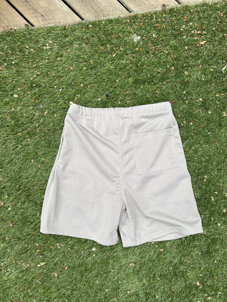 Fear of God Fear Of God x Essentials Grey Mesh Shorts Size US 39 - 2 Thumbnail