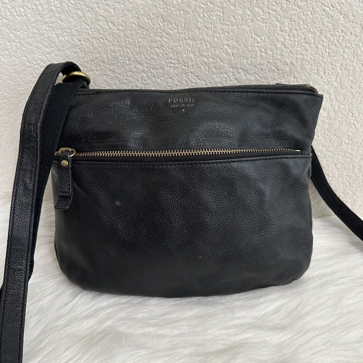 Fossil Fossil Black Pebble Leather Crossbody Bag Grailed