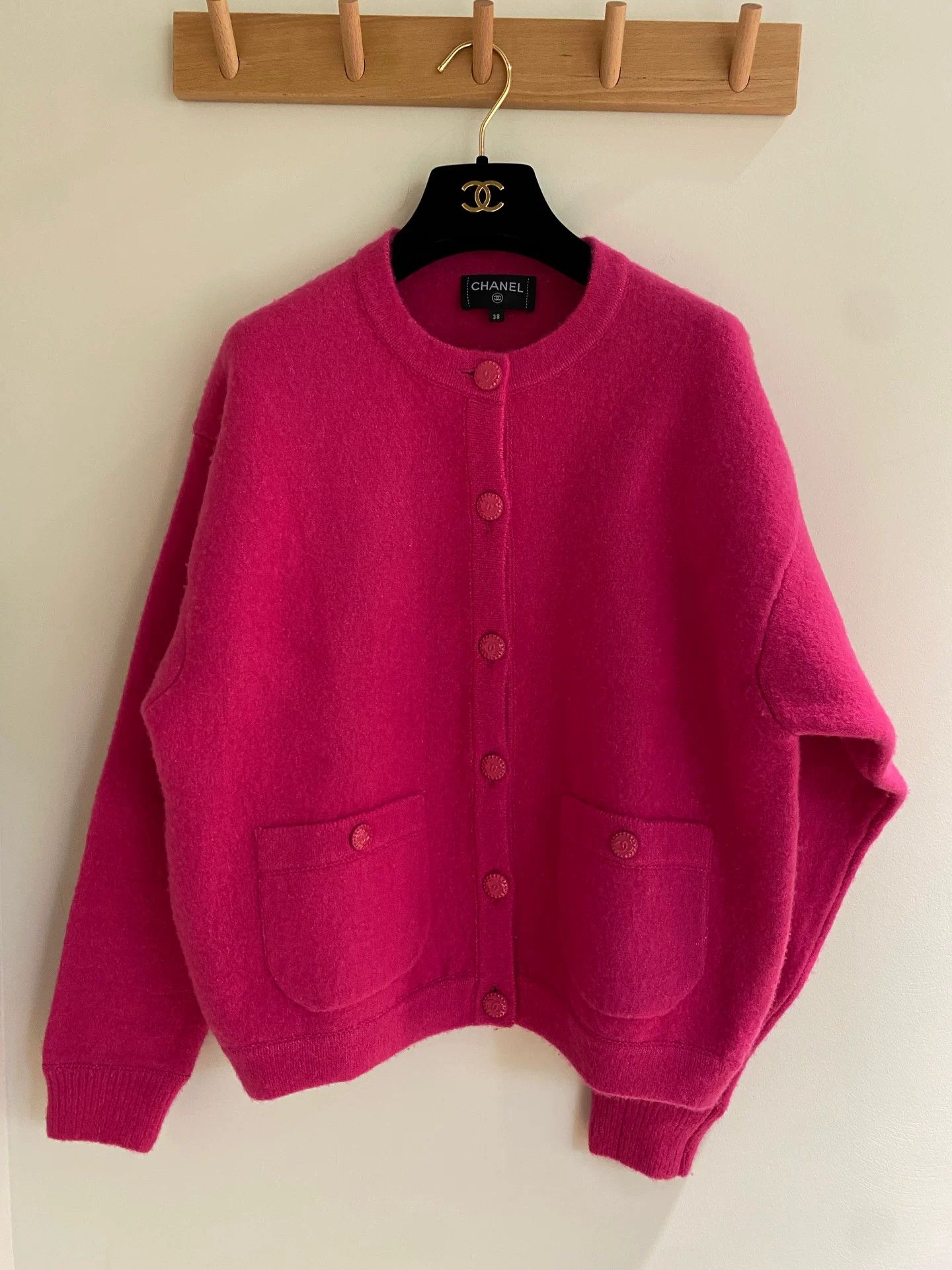 Chanel Chanel 2022 Pink Wool Cardigan FR38 Size US M / EU 48-50 / 2 - 1 Thumbnail