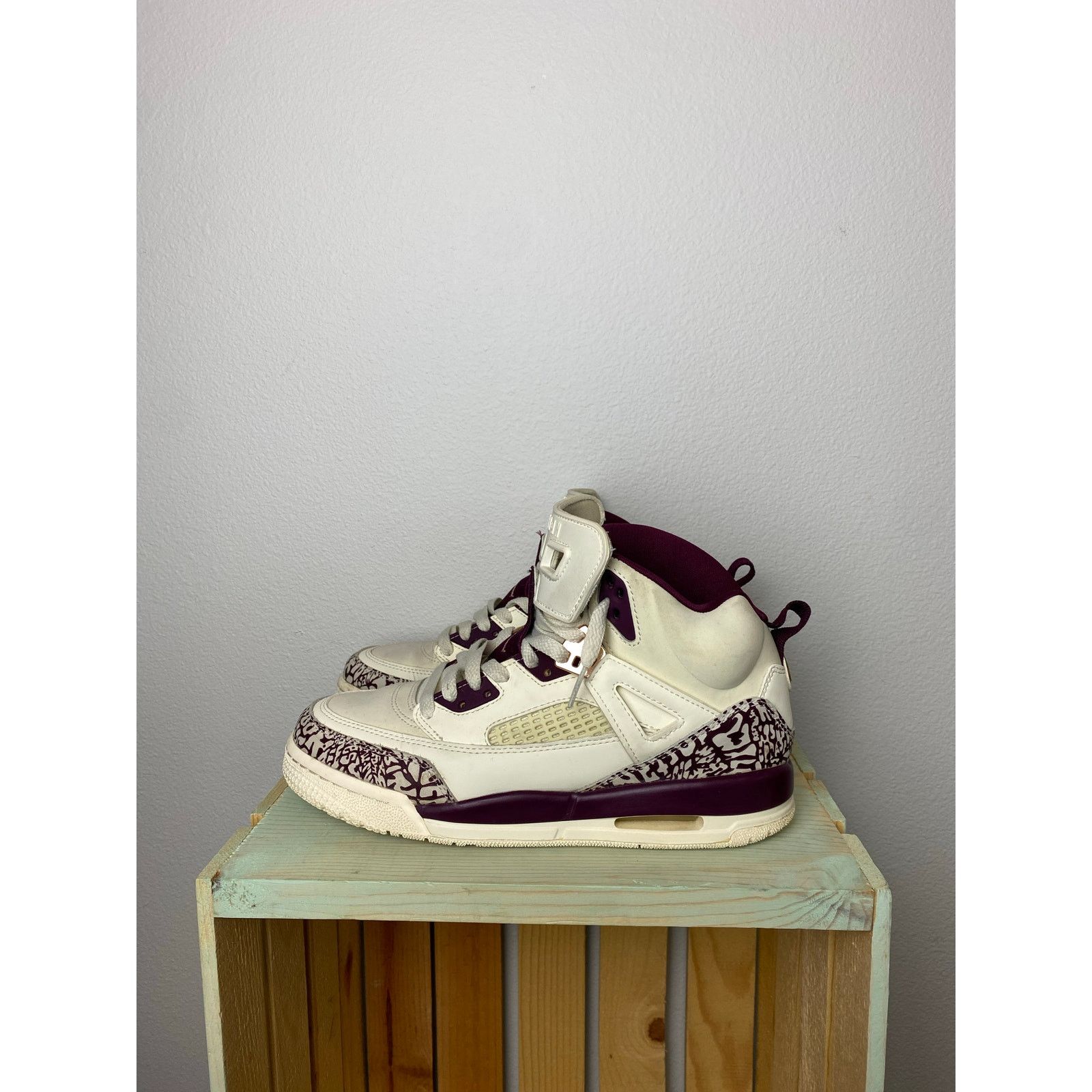 Nike Nike Air Jordan RARE Spizike 535712132 Bordeaux 7Y, 8.5Women Size US 8.5 / IT 38.5 - 1 Thumbnail