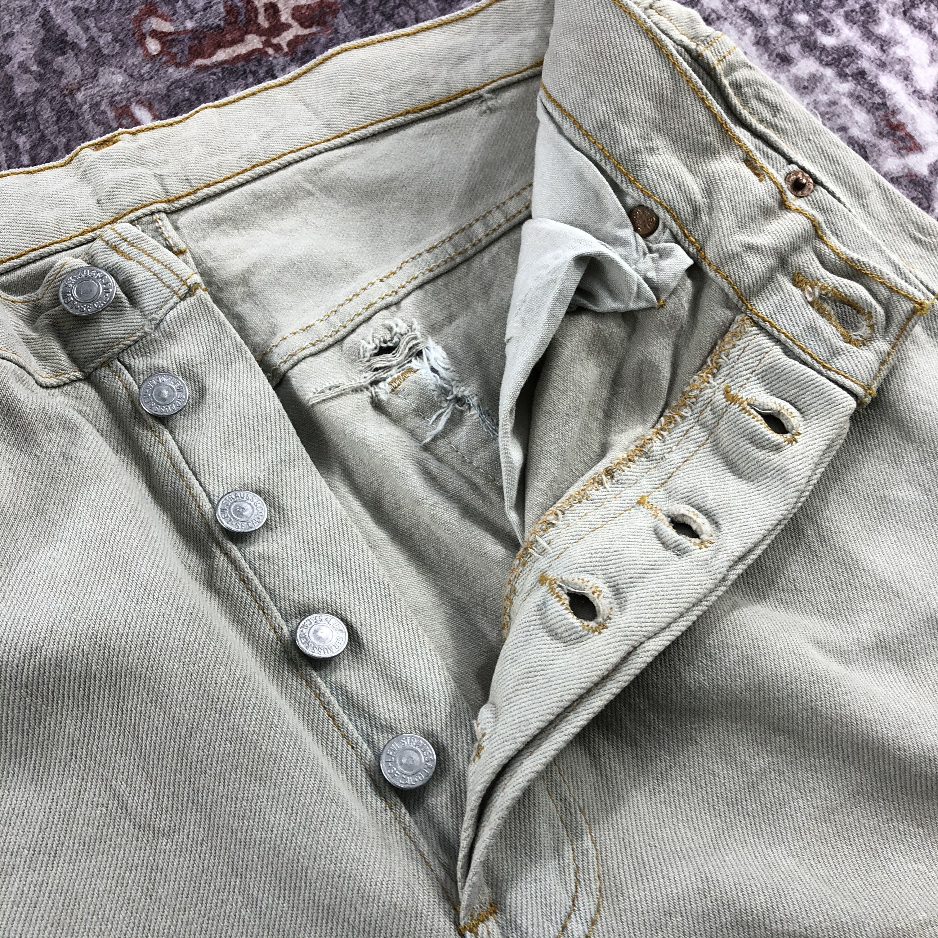 Levi's Vintage 90s Light Wash Levis 501 Jeans-JM2551 Size US 33 - 14 Thumbnail