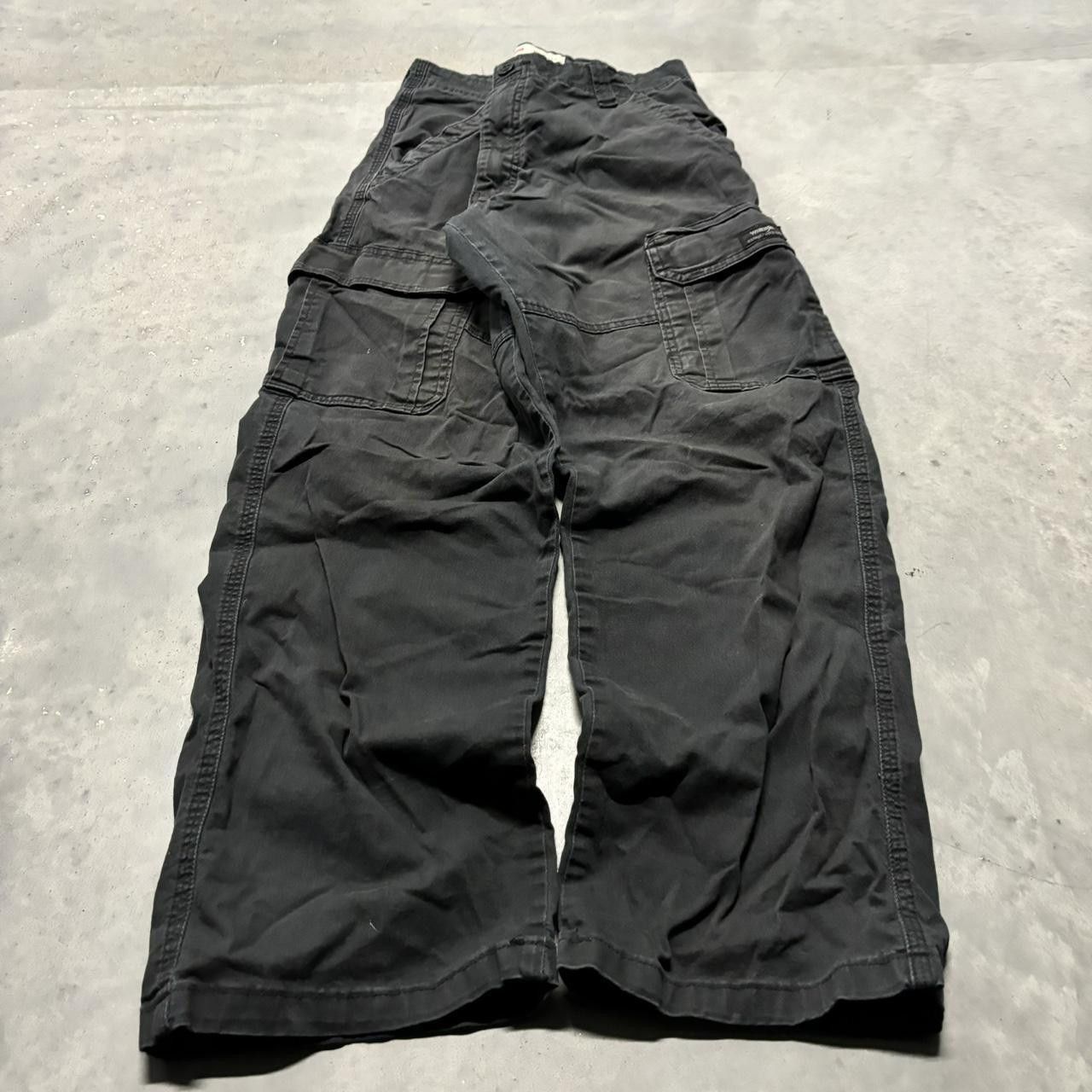 Japanese Brand × Vintage Crazy Vintage Y2K/2000s Grunge Faded Black Skater Cargo Pants! Size US 34 / EU 50 - 3 Thumbnail