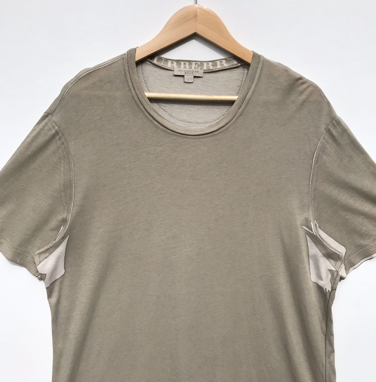 Burberry Burberry Brit Tee Spellout Burberry Brit Luxury Size US L / EU 52-54 / 3 - 7 Thumbnail