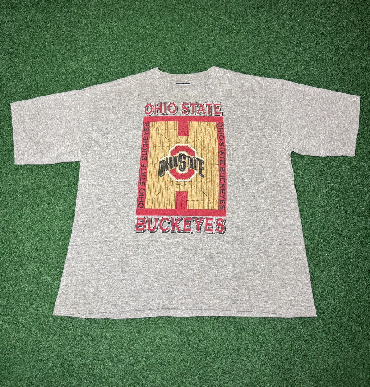 Vintage Ohio State Basketball Buckeyes 90s College XL 25x30 T Shirt Size US XL / EU 56 / 4 - 1 Thumbnail