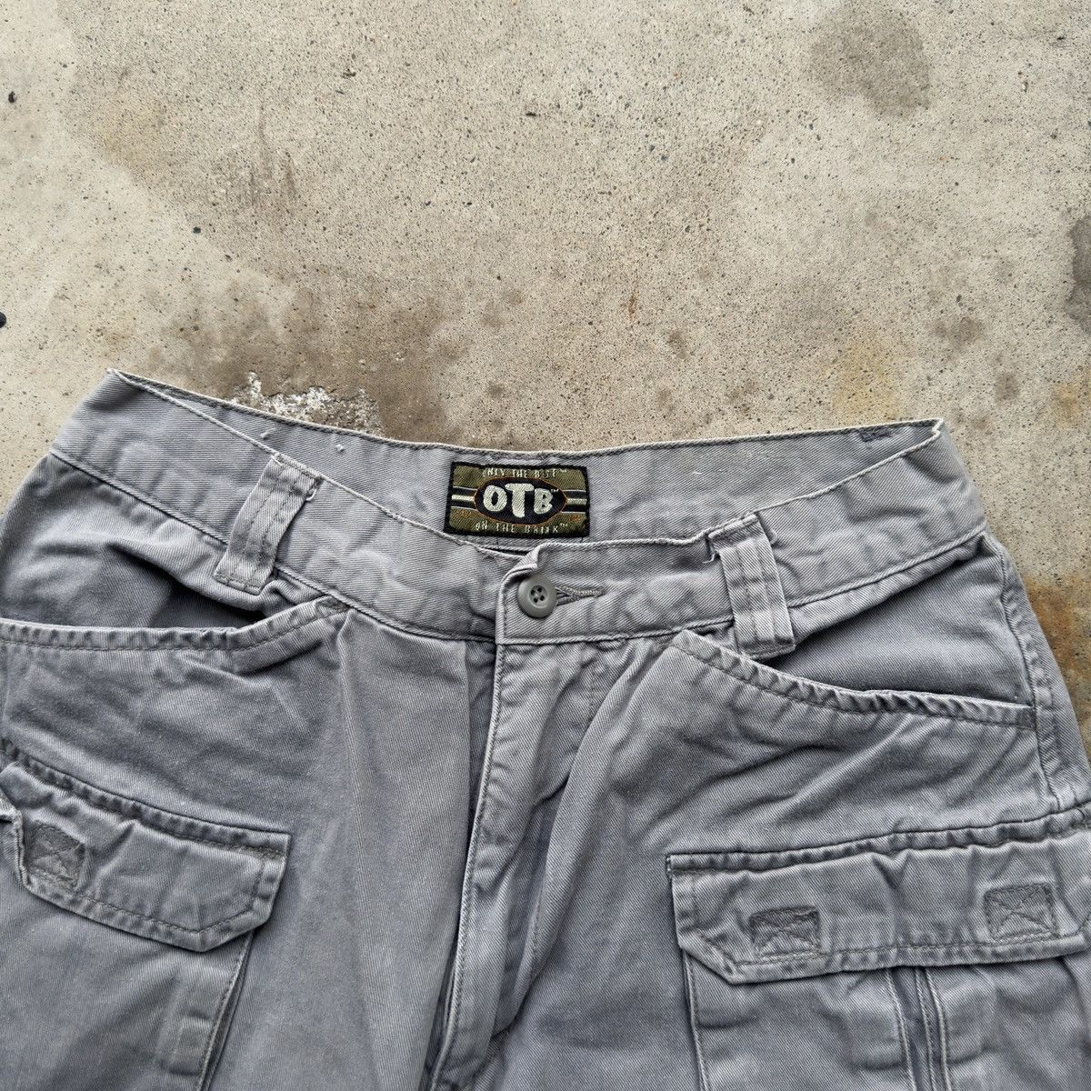Vintage VINTAGE Y2K OTB BAGGY SKATER CARGO SHORTS Size US 26 / EU 42 - 4 Thumbnail