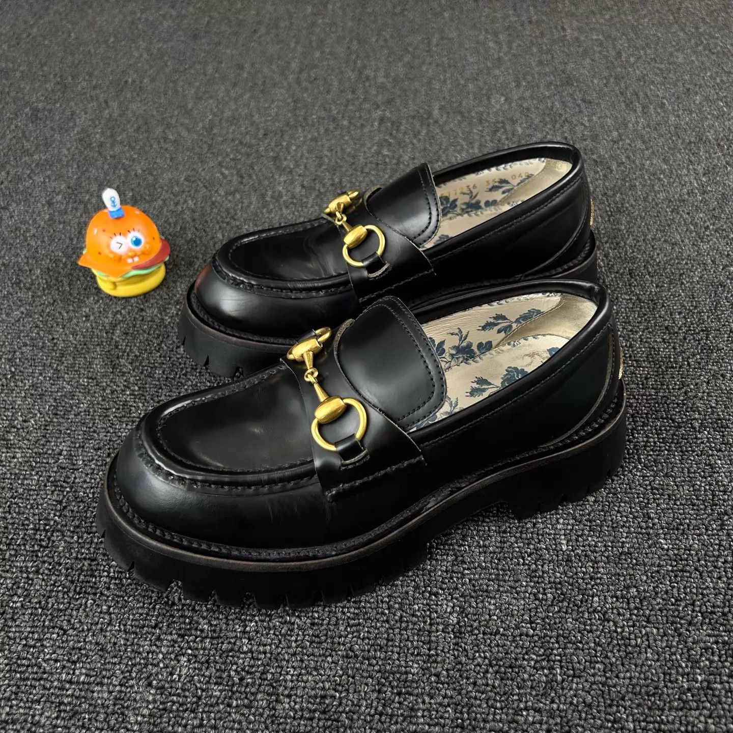 Gucci Gucci Bee Embroidered Horsebit Platform Loafer 35.5 Size US 5 / IT 35 - 1 Thumbnail
