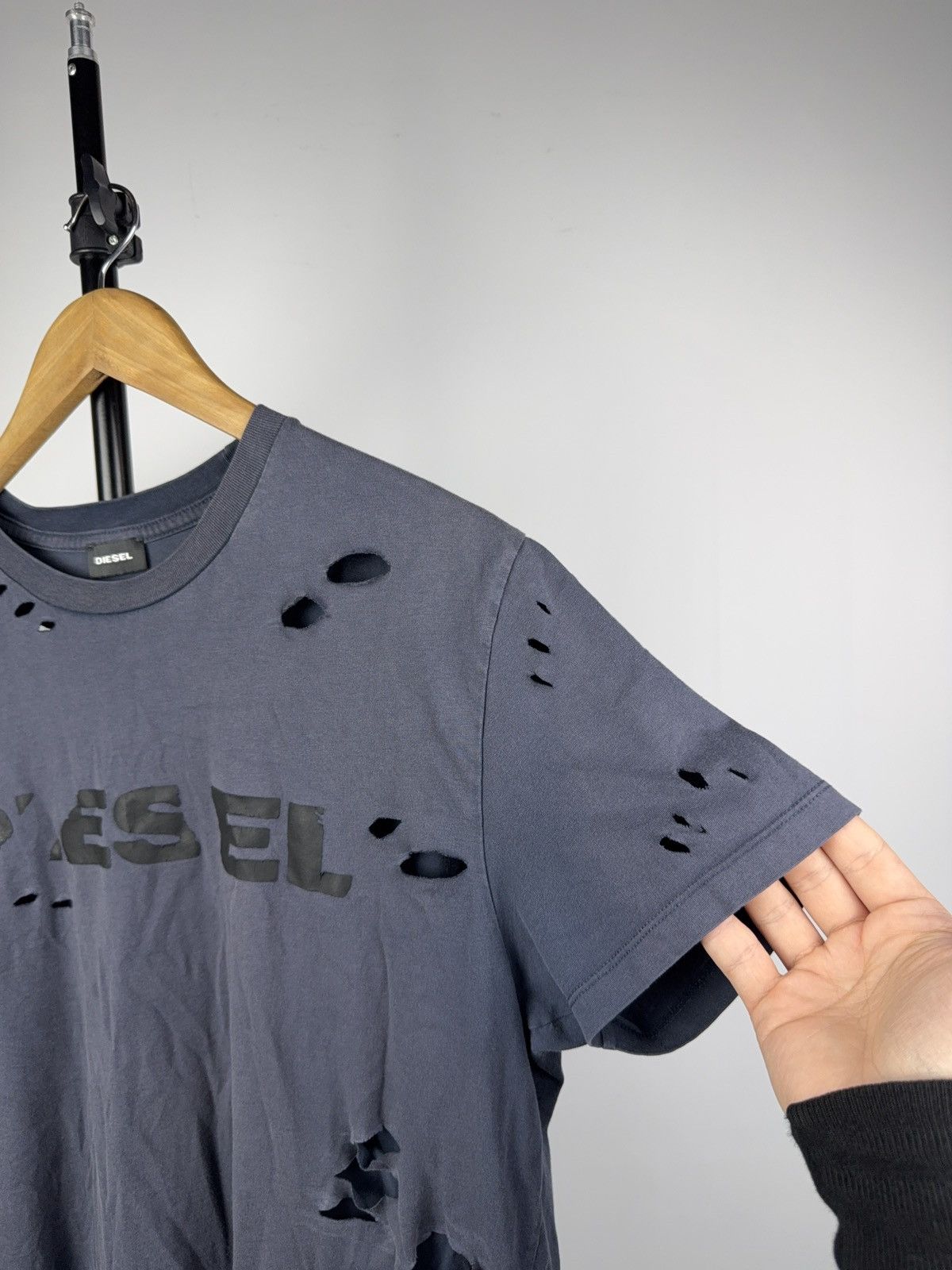 Diesel 00s Luxury Diesel Distressed Destroyed Logo T-Shirt Faded Size US XL / EU 56 / 4 - 5 Thumbnail
