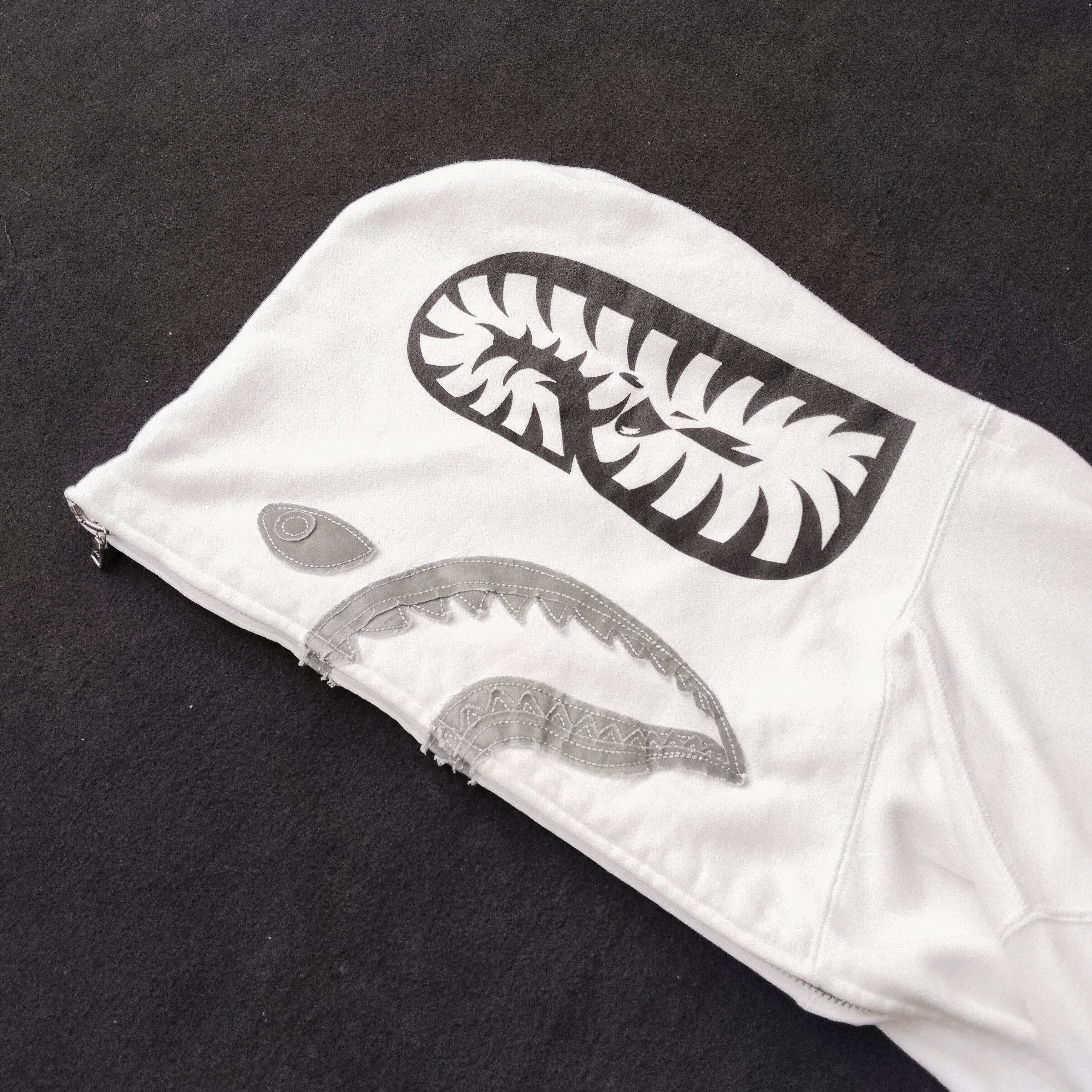 Bape Bape Reflector Shark White Full Zip Hoodie Size US L / EU 52-54 / 3 - 4 Thumbnail