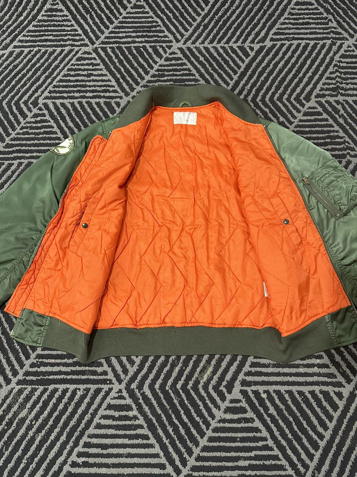 Vintage Vintage MA-1 Patches Zipper Bomber Jacket Size US L / EU 52-54 / 3 - 10 Thumbnail
