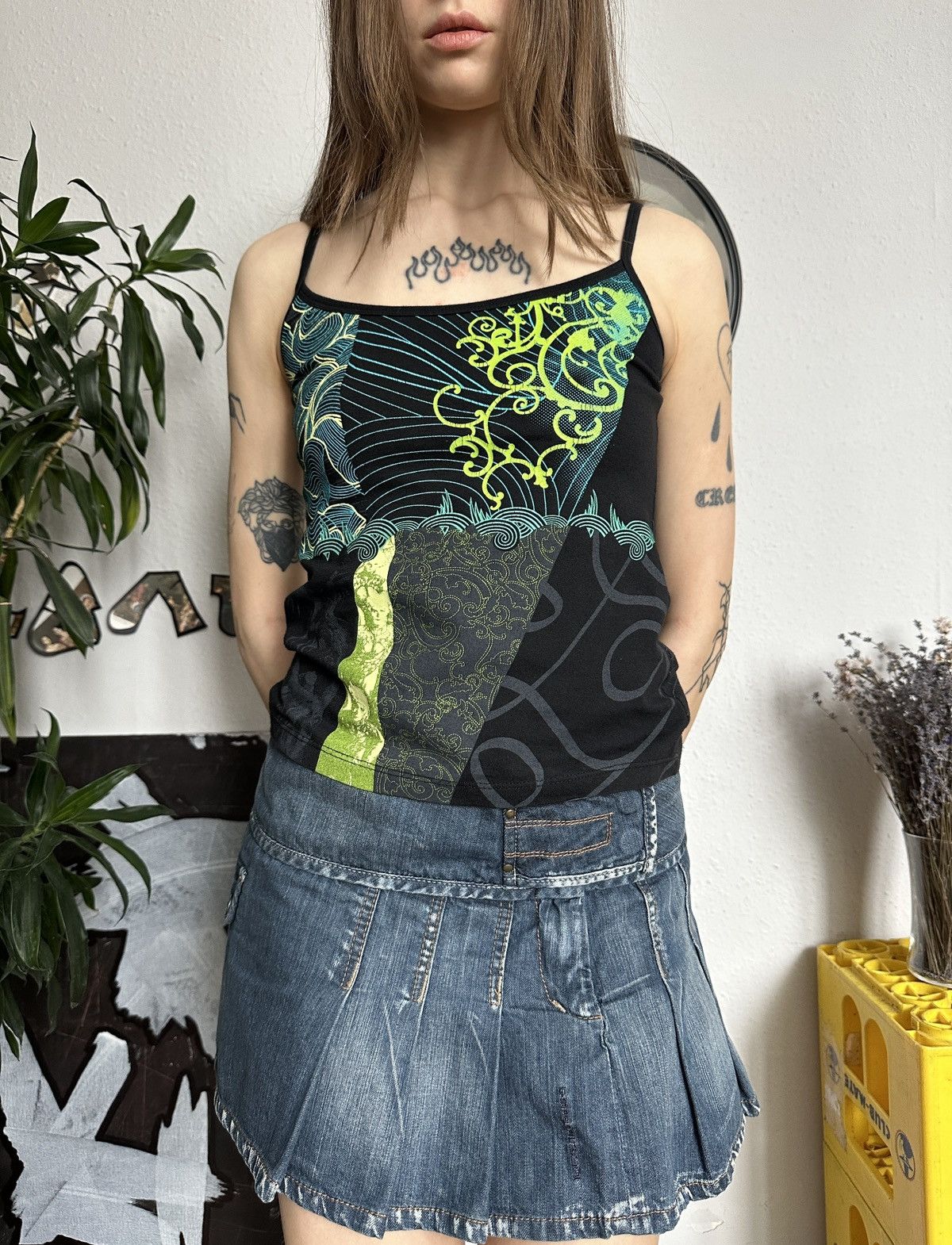 Japanese Brand × Vintage Cirque Du Soleil Abstract Graphic Crop Top y2k Custo Style Size S / US 4 / IT 40 - 3 Thumbnail