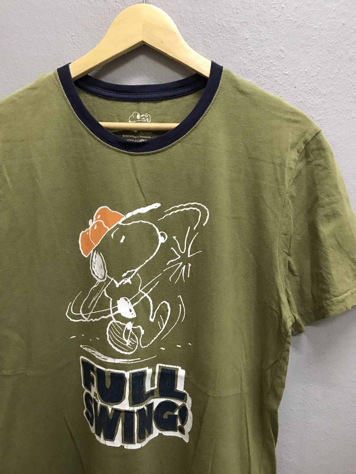 Cartoon Network PEANUTS BY SCHULZ SNOOPY TSHIRT Size US M / EU 48-50 / 2 - 5 Thumbnail