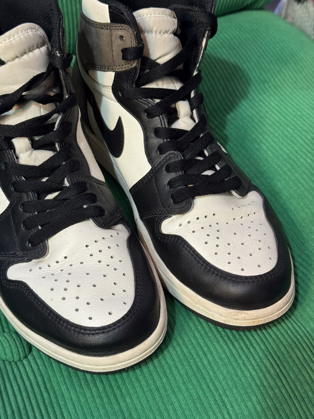 Nike 📍Rare📍Nike Air Jordan 1 High "Mocha" Shoes Size US 9.5 / EU 42-43 - 8 Thumbnail