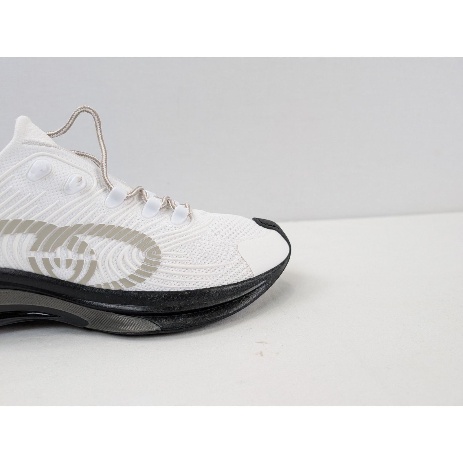 Gucci o1rshd1 Men's Run Sneakers in Black/White Size US 12.5 / EU 45-46 - 4 Thumbnail