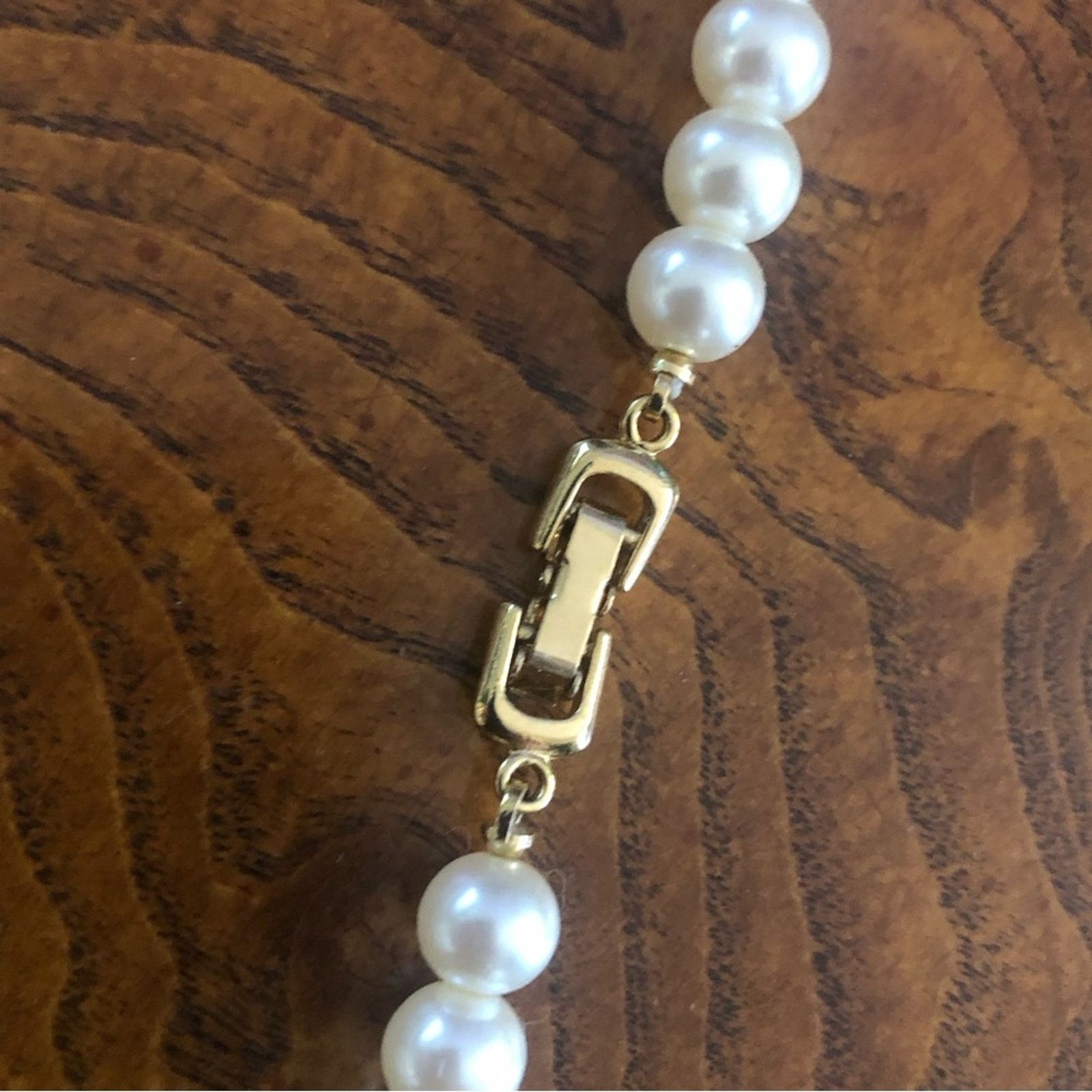 Vintage Vintage cream glass pearl cluster gold plated necklace Size ONE SIZE - 11 Thumbnail
