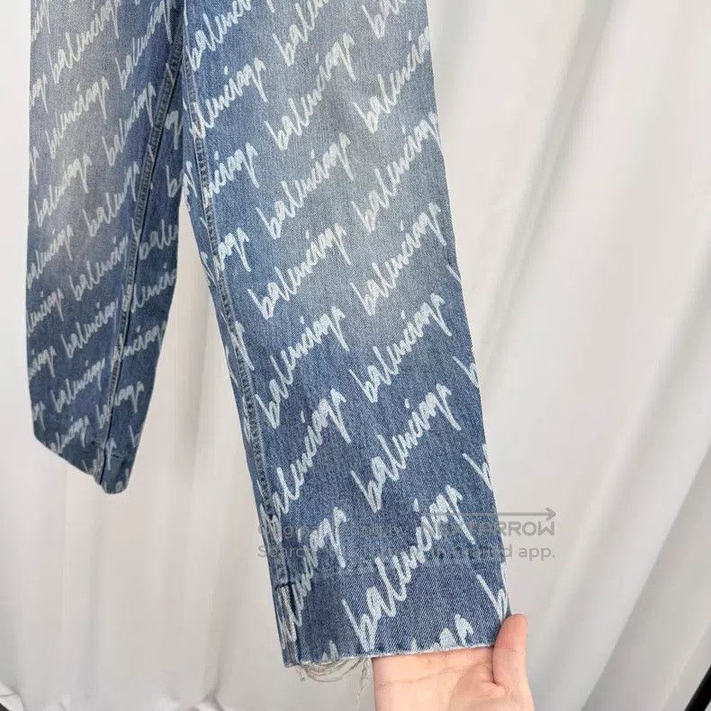 Balenciaga Balenciaga size M Cursive letter all-over print jeans Size 25" / US 0 / IT 36 - 4 Thumbnail