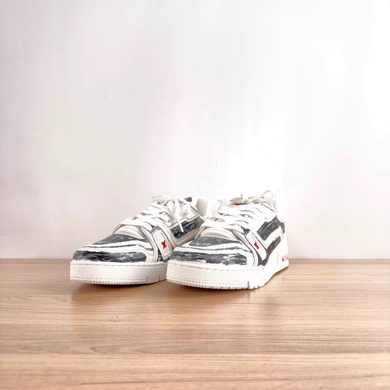 Louis Vuitton LOUIS VUITTON Casual Sneaker 7.5 Size US 7.5 / EU 40-41 - 1 Thumbnail