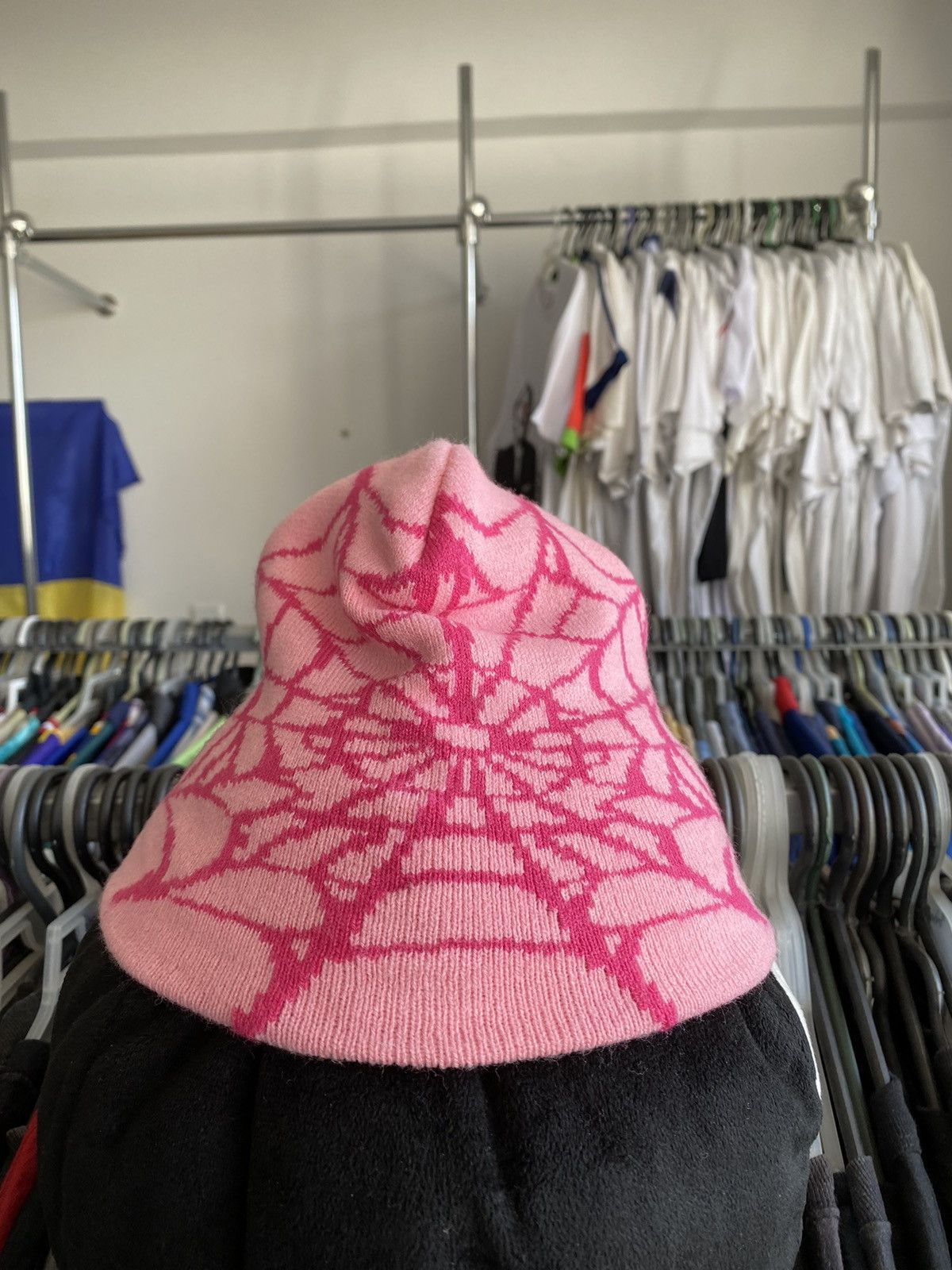 Hook-Ups × Japanese Brand Spider Web Graphic No Cuff Beanie Hat Pink Size ONE SIZE - 4 Thumbnail