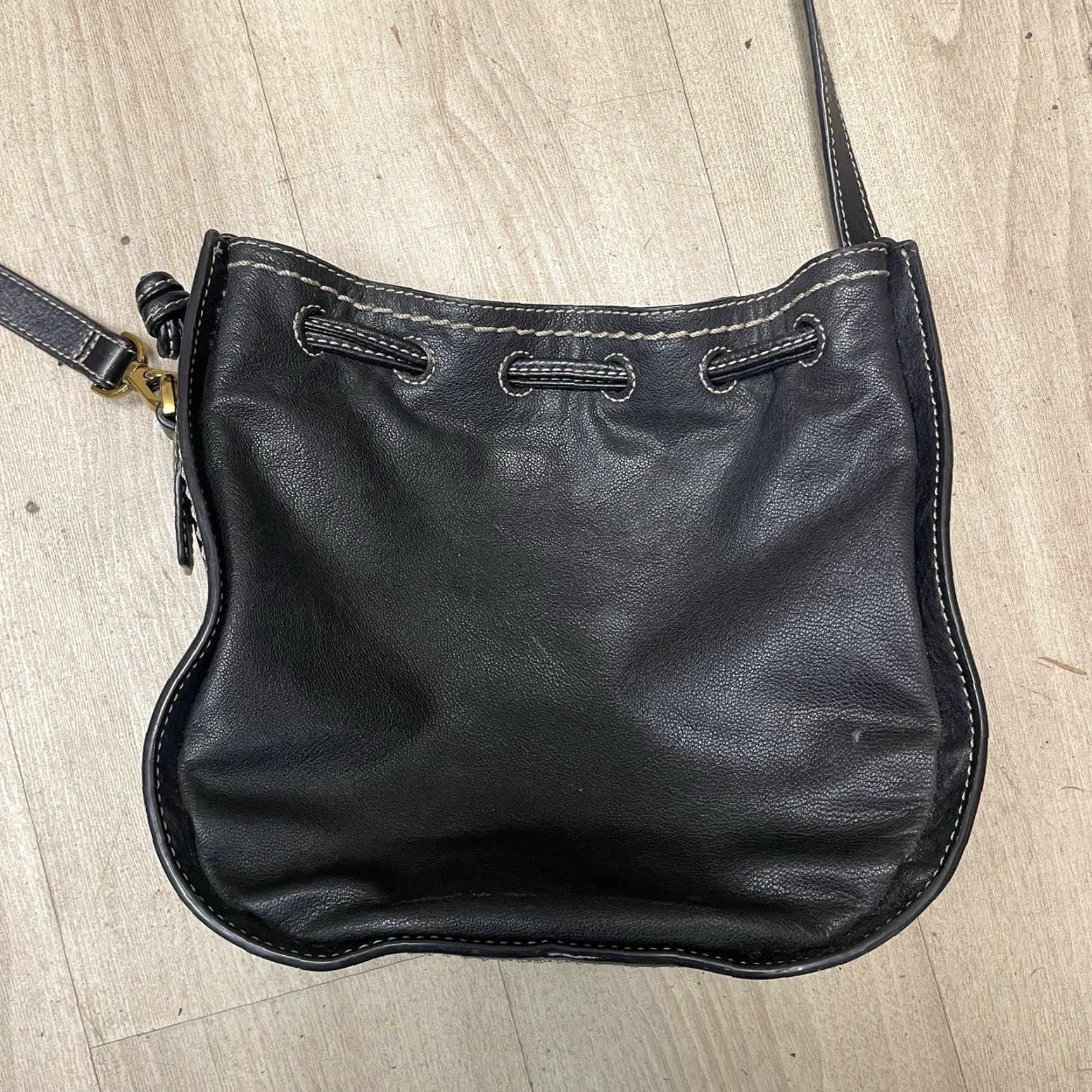 Fossil VINTAGE Fossil Palmer Bag Crossbody Women Black Pebbled Leather 90s Classic Designer Palmer Drawstring Bag Size ONE SIZE - 5 Thumbnail