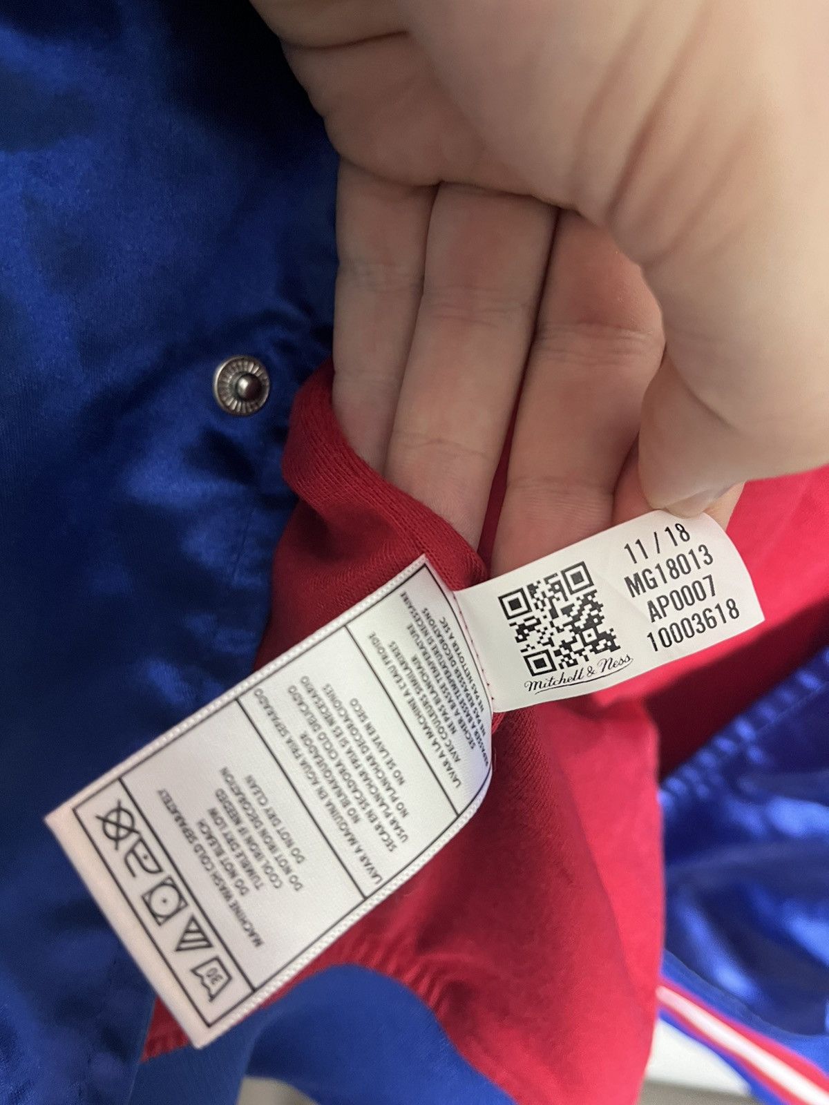 Mitchell & Ness Mitchell ness NBA sixers jacket Size US L / EU 52-54 / 3 - 7 Thumbnail