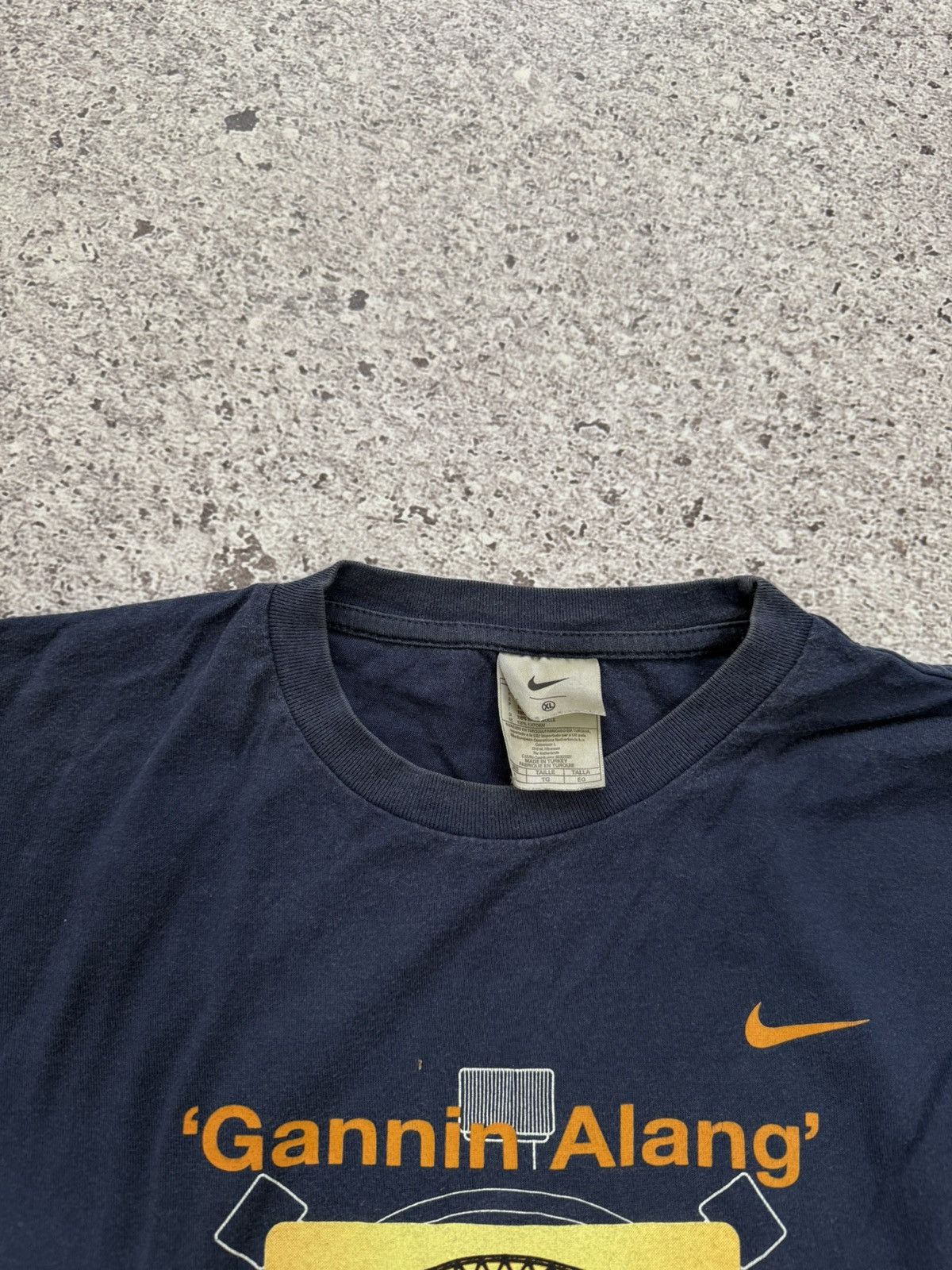 Nike × Vintage Vintage 2003 Nike Gannin Alang The Scotswood Road T-shirt Size US XL / EU 56 / 4 - 9 Thumbnail