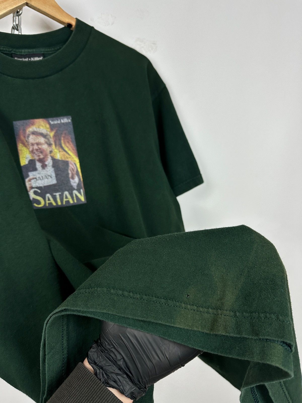 Vintage Vintage Serial Killer Satan Jerry Springer Skate T-Shirt Size US XL / EU 56 / 4 - 22 Thumbnail