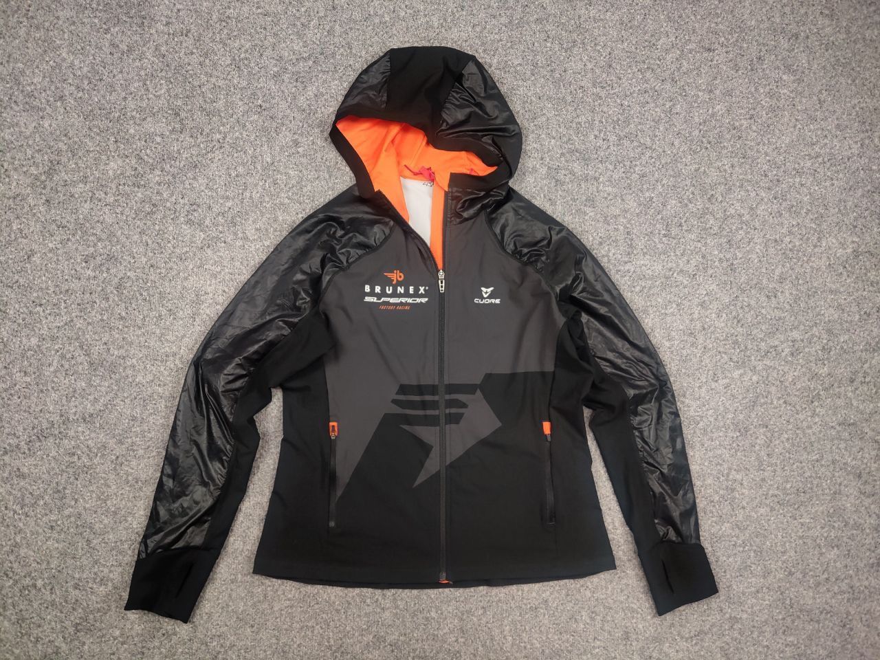 Rapha Cuore Cycling Rain Tail Black Hooded Women’s Jacket racing Size XL / US 12-14 / IT 48-50 - 8 Thumbnail