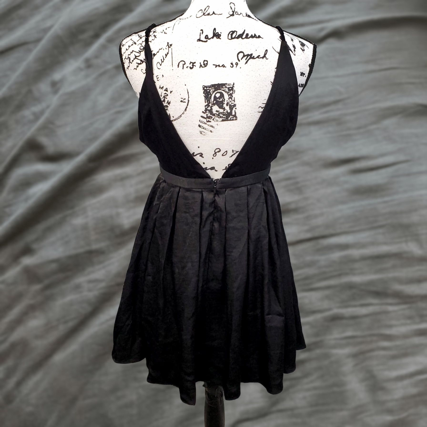 Free People Free People Women's Mini Dress 2 Black Lined Swing Hem Deep V Neck Backless Zipper XS-XL Not Applicable Size XS / US 0-2 / IT 36-38 - 1 Thumbnail