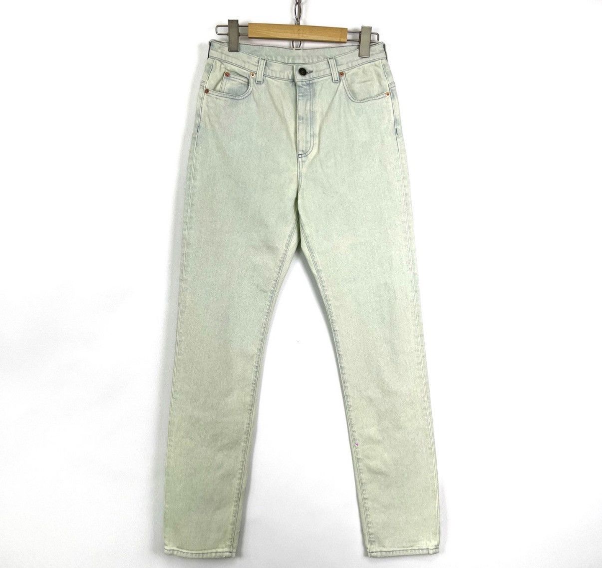 Gucci Gucci Heavy Duty Embroidered Floral Jeans K12 Size 27" / US 4 / IT 40 - 1 Thumbnail