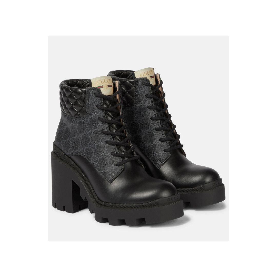 oc11z1025 Leather Bootie in Black