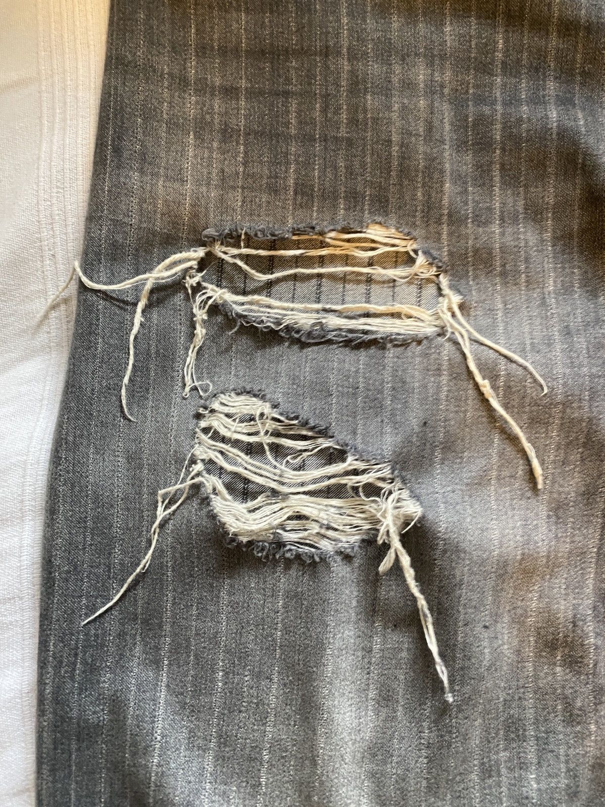 Balenciaga BALENCIAGA SS21 GREY RIPPED BAGGY PANTS SZ:S Size US 36 / EU 52 - 7 Thumbnail